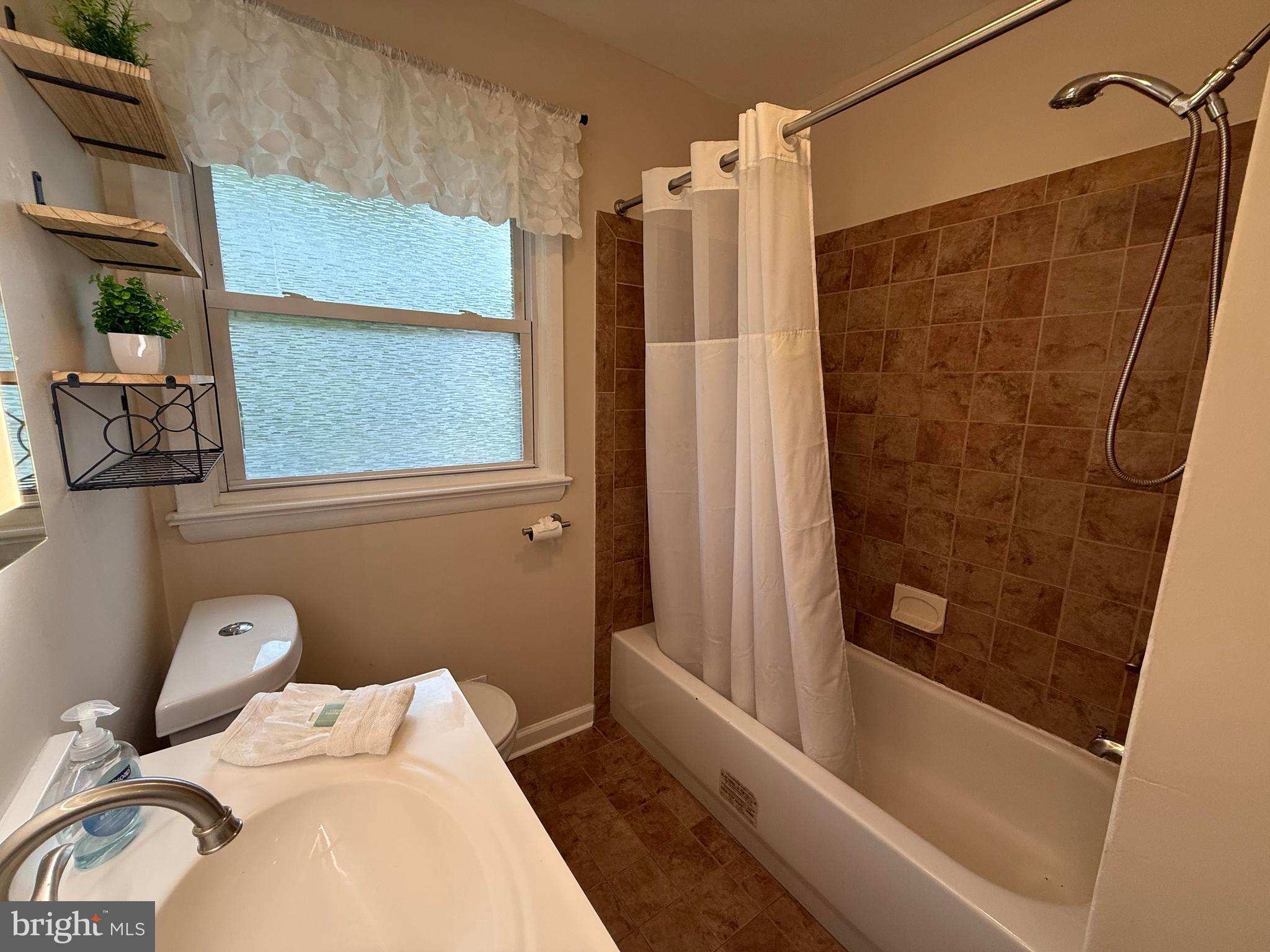 COLUMBIA PARK - Residential Lease