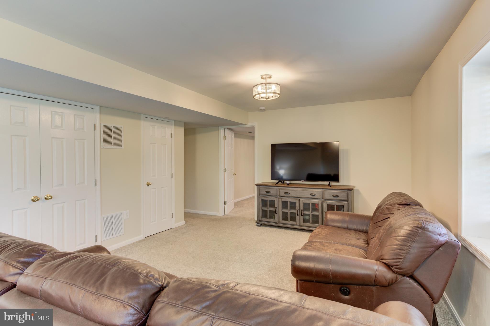 FOXBOROUGH - Residential