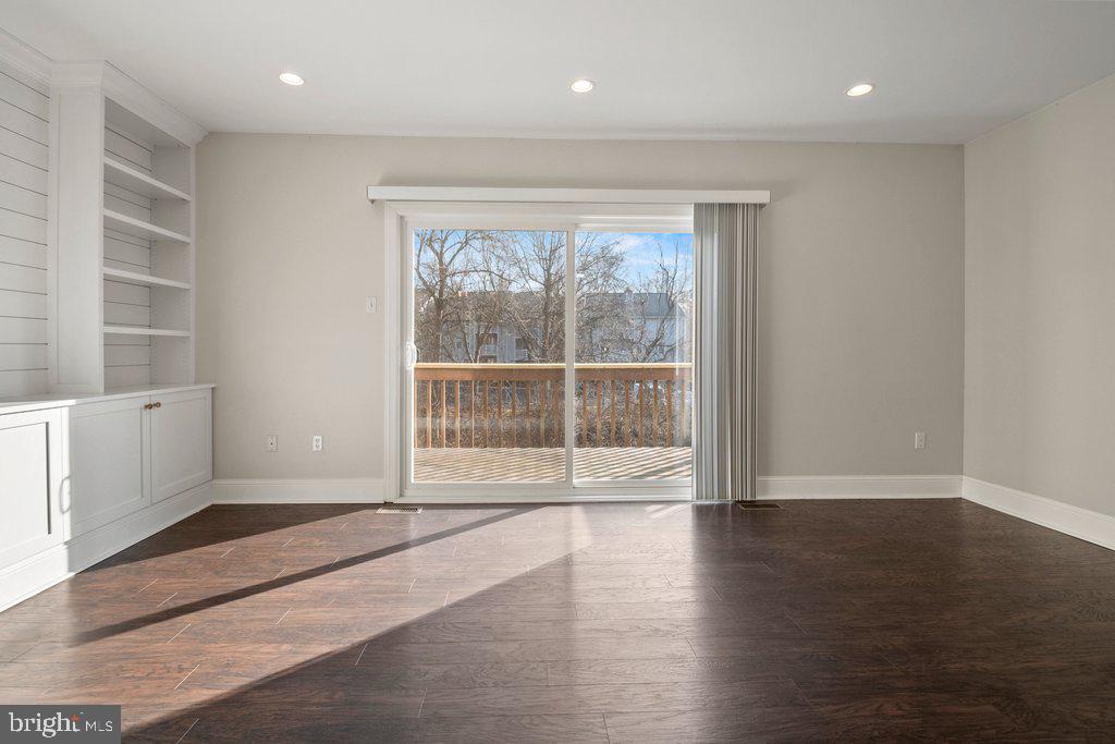 VILLAGE OF KINGS CONTRIVANCE - Residential