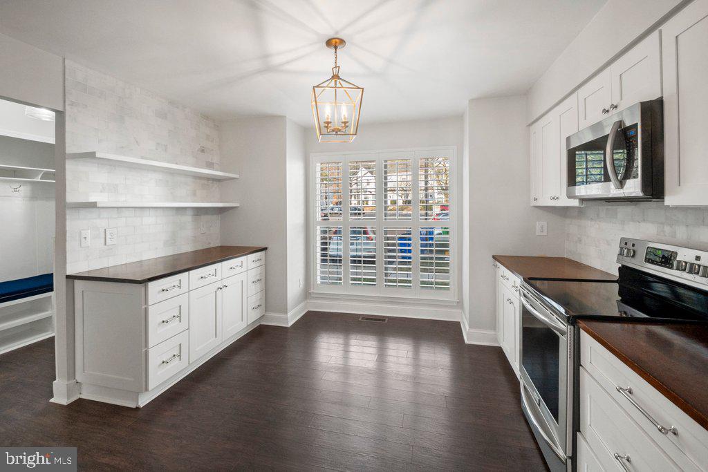 7472 SETTING SUN WAY