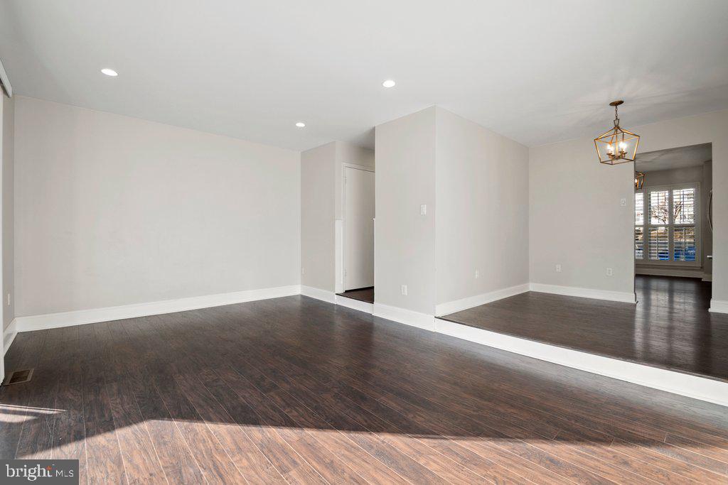 VILLAGE OF KINGS CONTRIVANCE - Residential