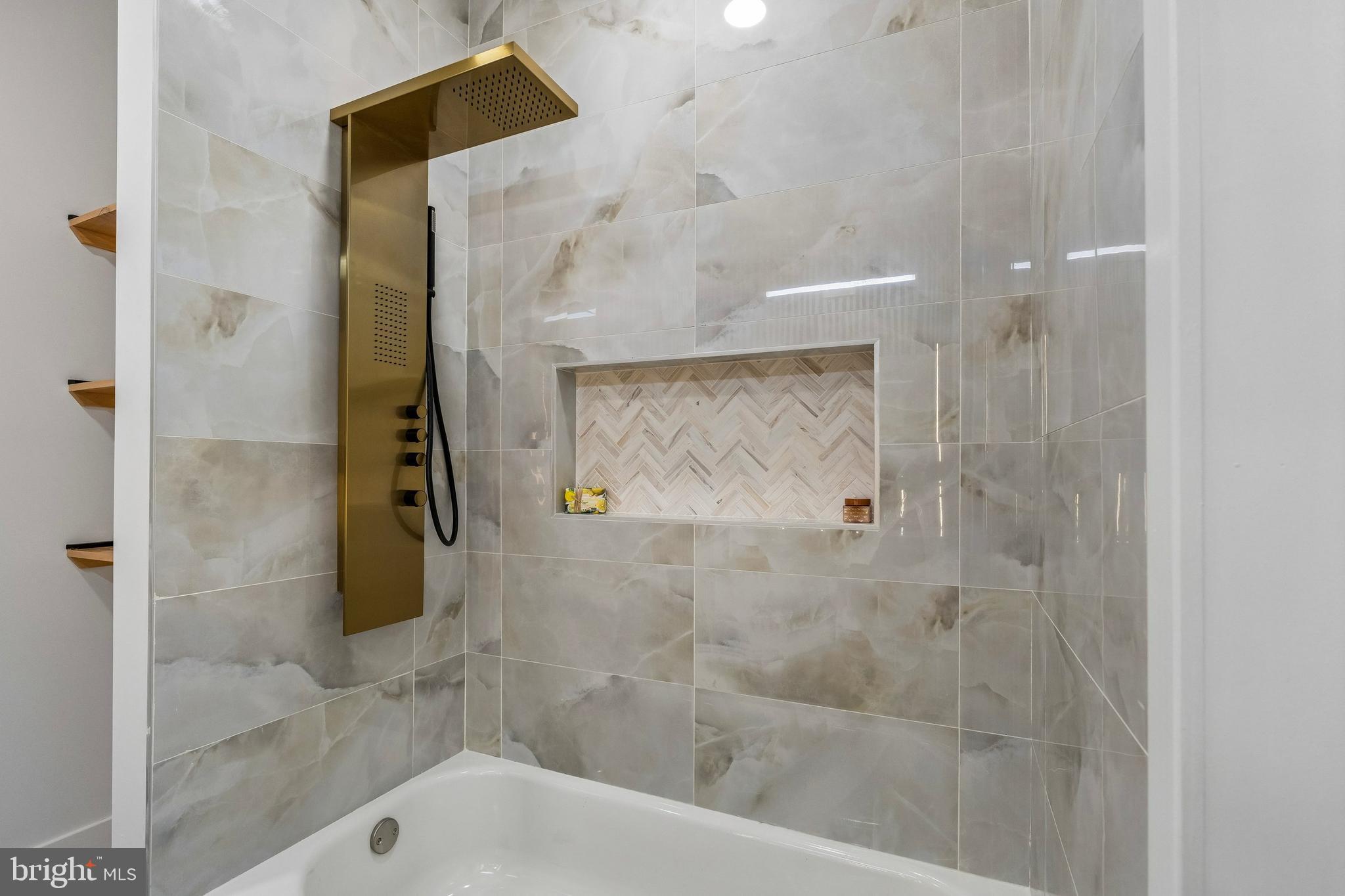 WEST OAK LANE - Residential