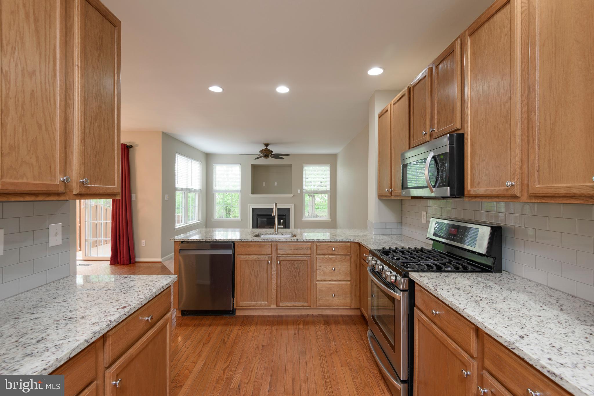 SCHOOLHOUSE LANE - Residential