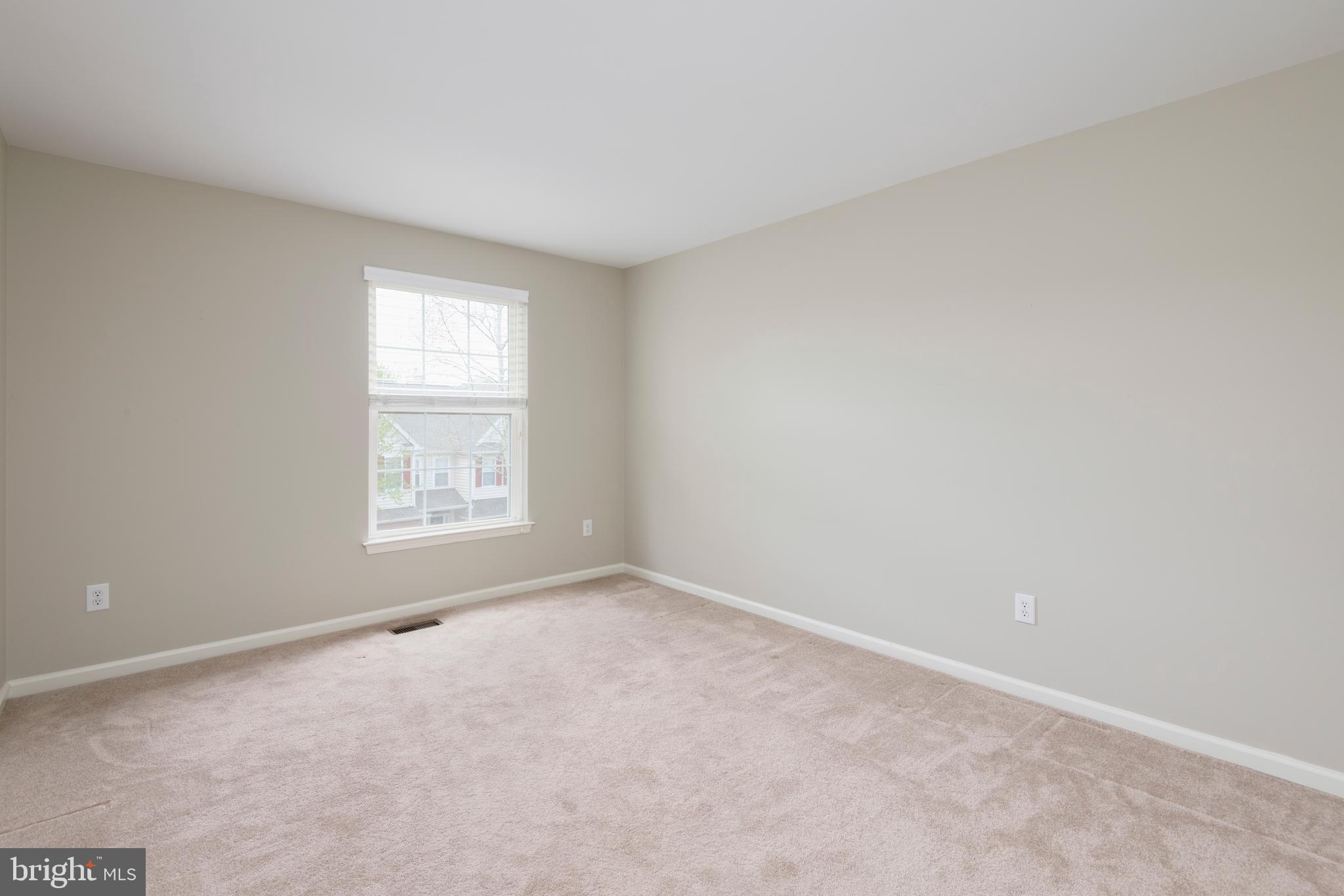 SCHOOLHOUSE LANE - Residential