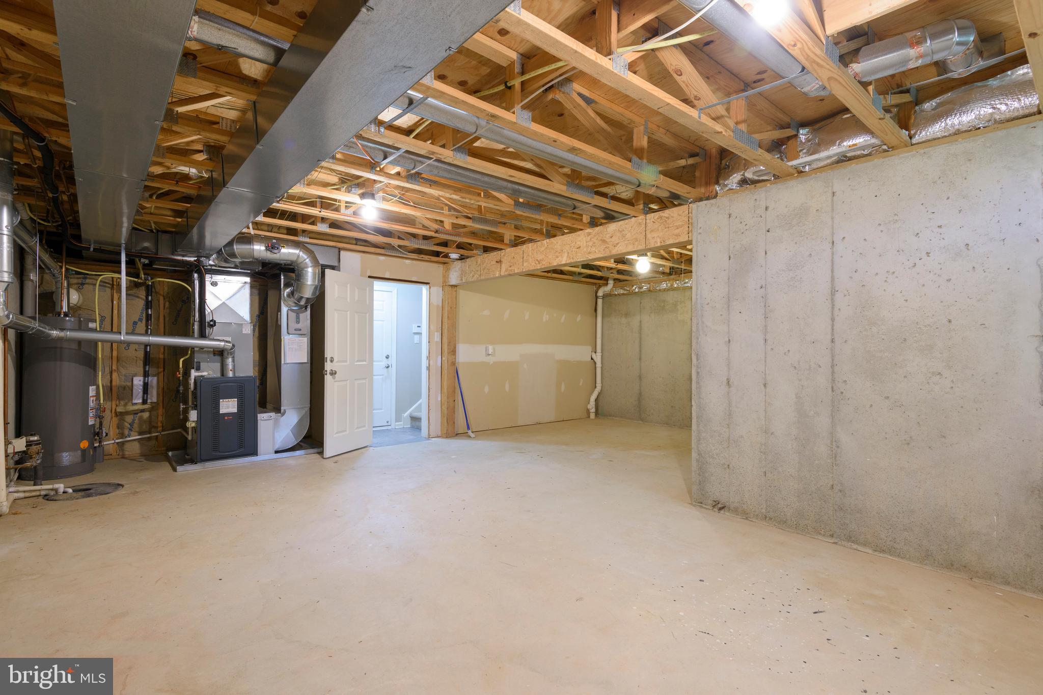 SCHOOLHOUSE LANE - Residential