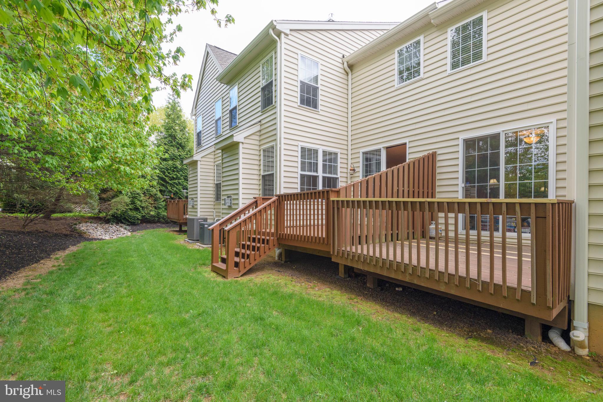 SCHOOLHOUSE LANE - Residential