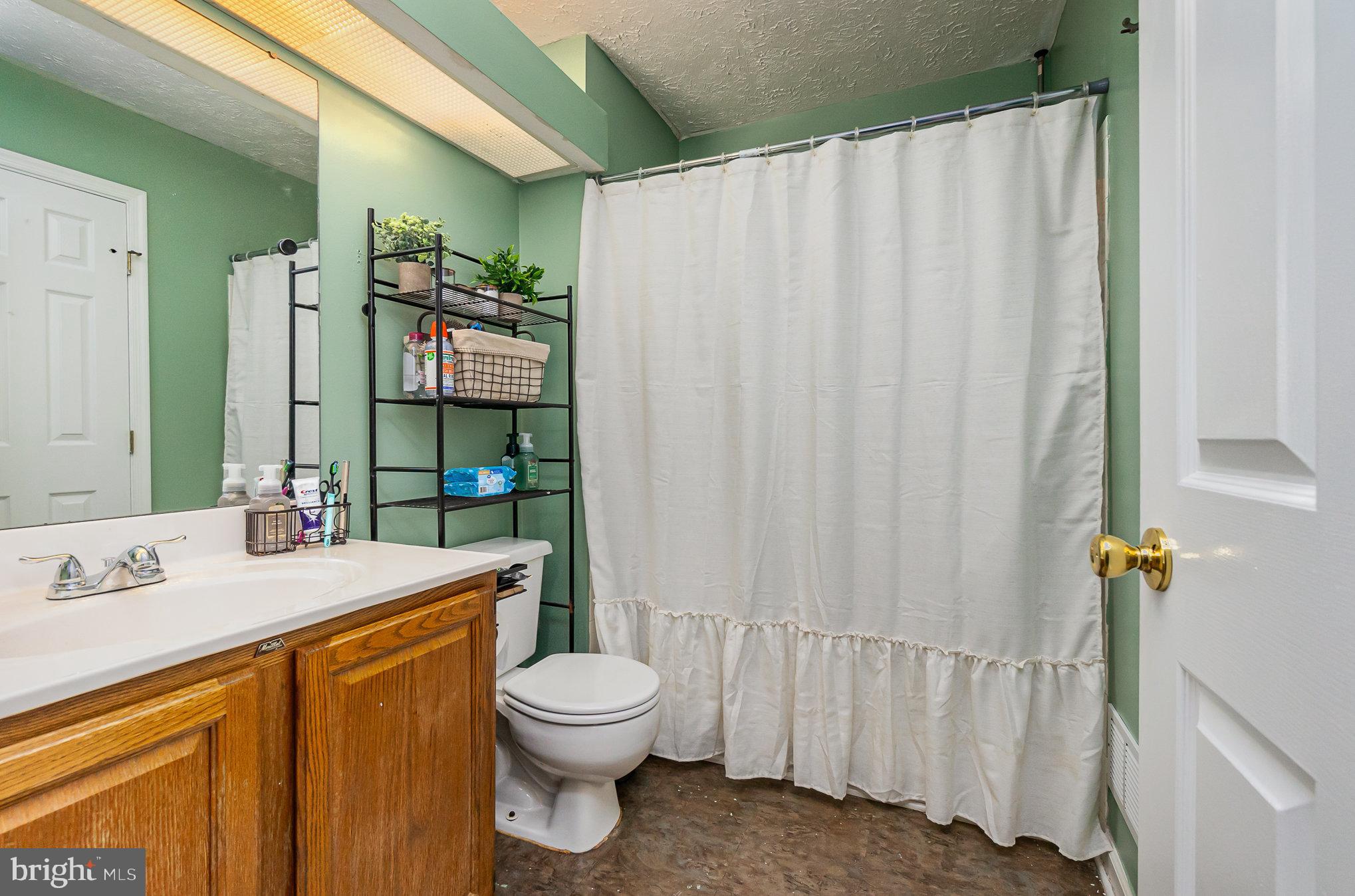 LAUREL WOODS - Residential