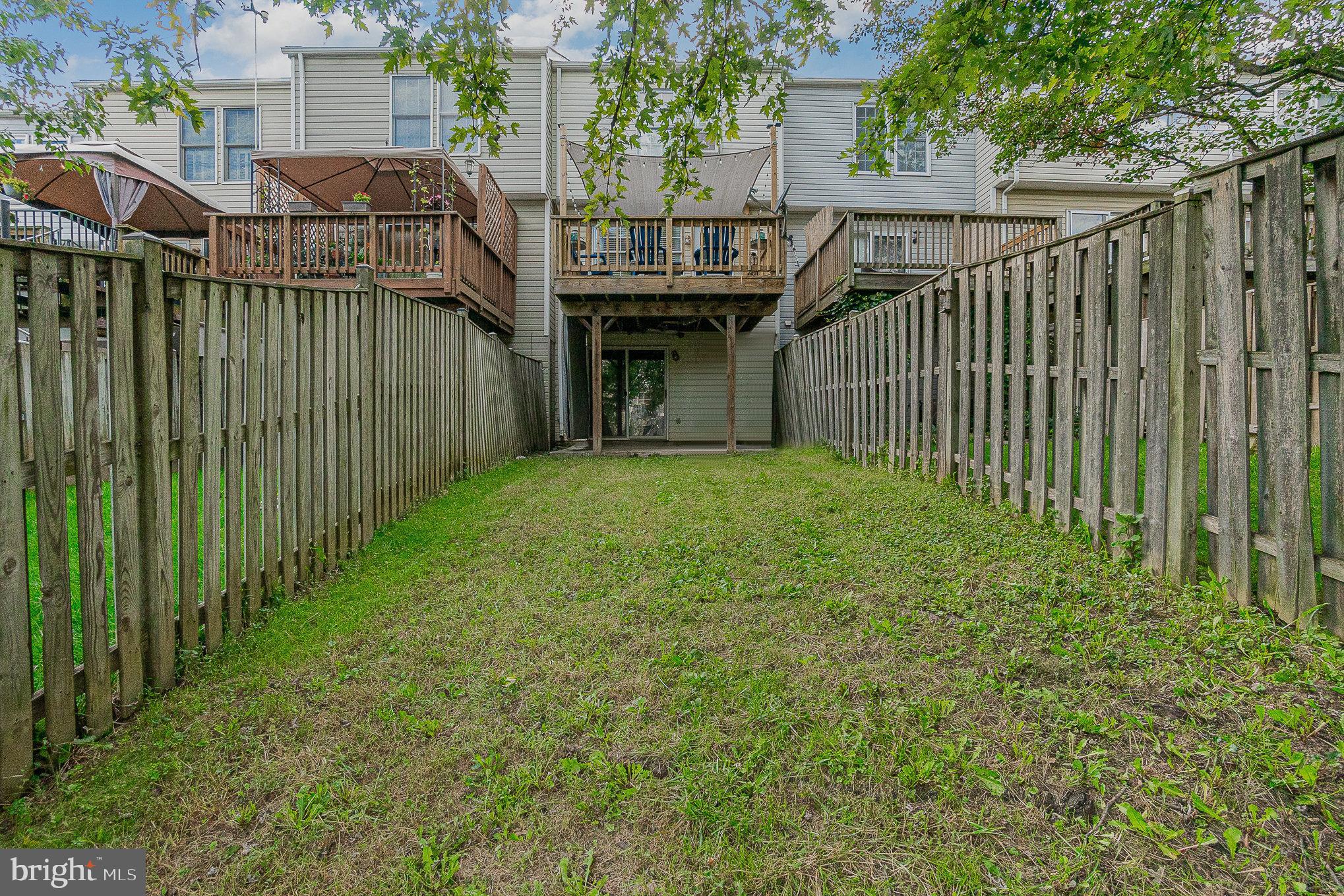 LAUREL WOODS - Residential