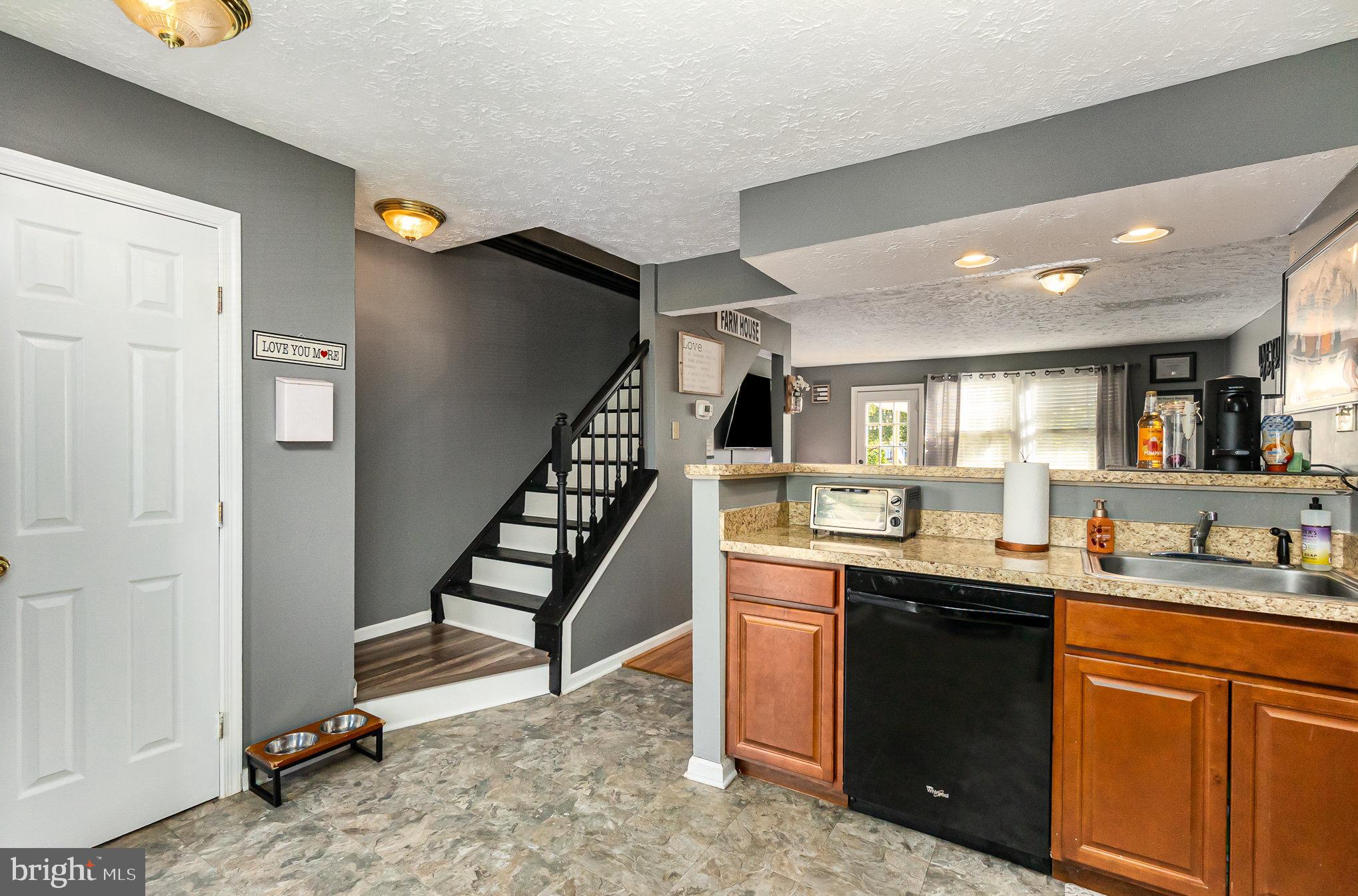 LAUREL WOODS - Residential