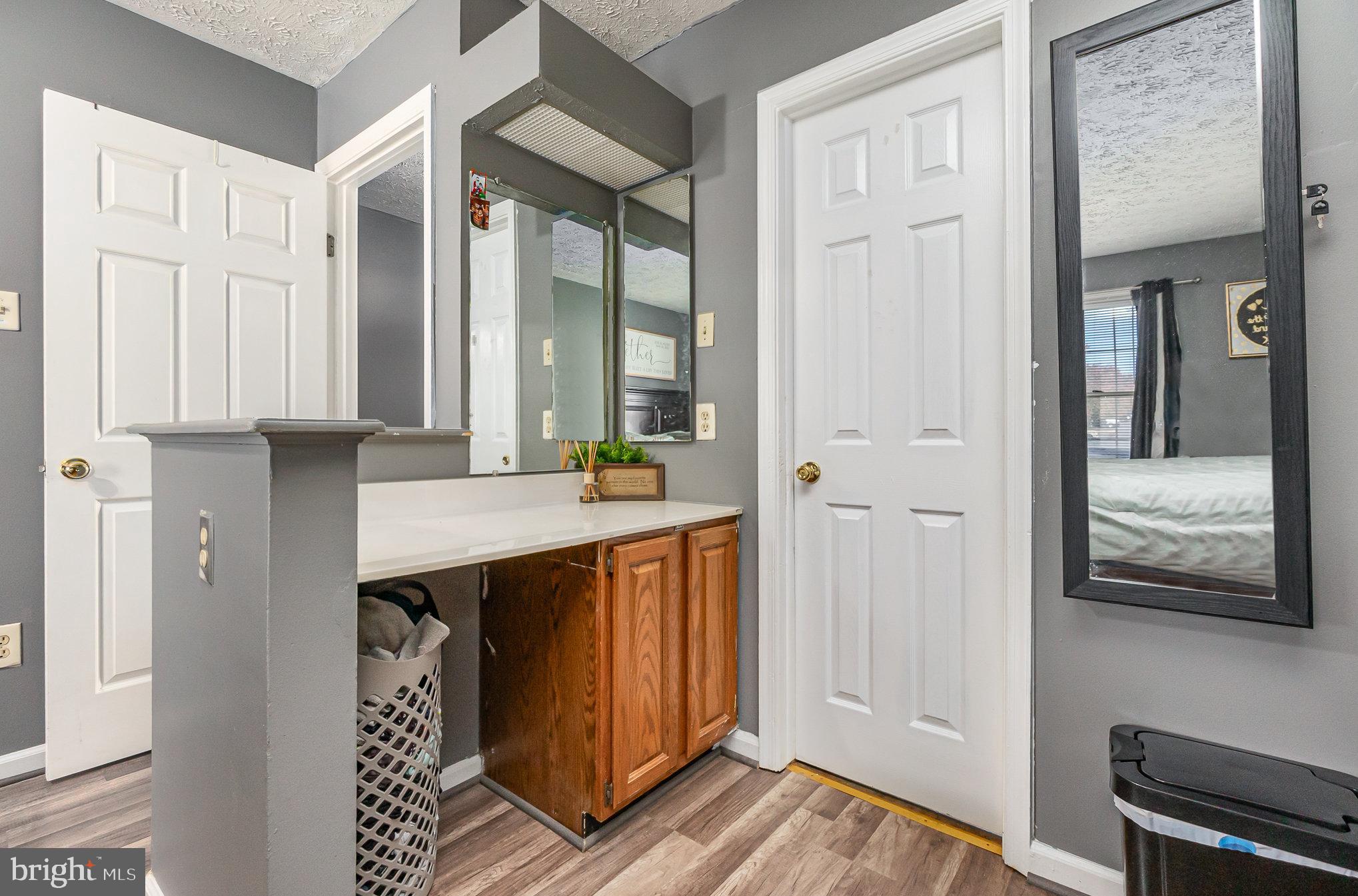 LAUREL WOODS - Residential