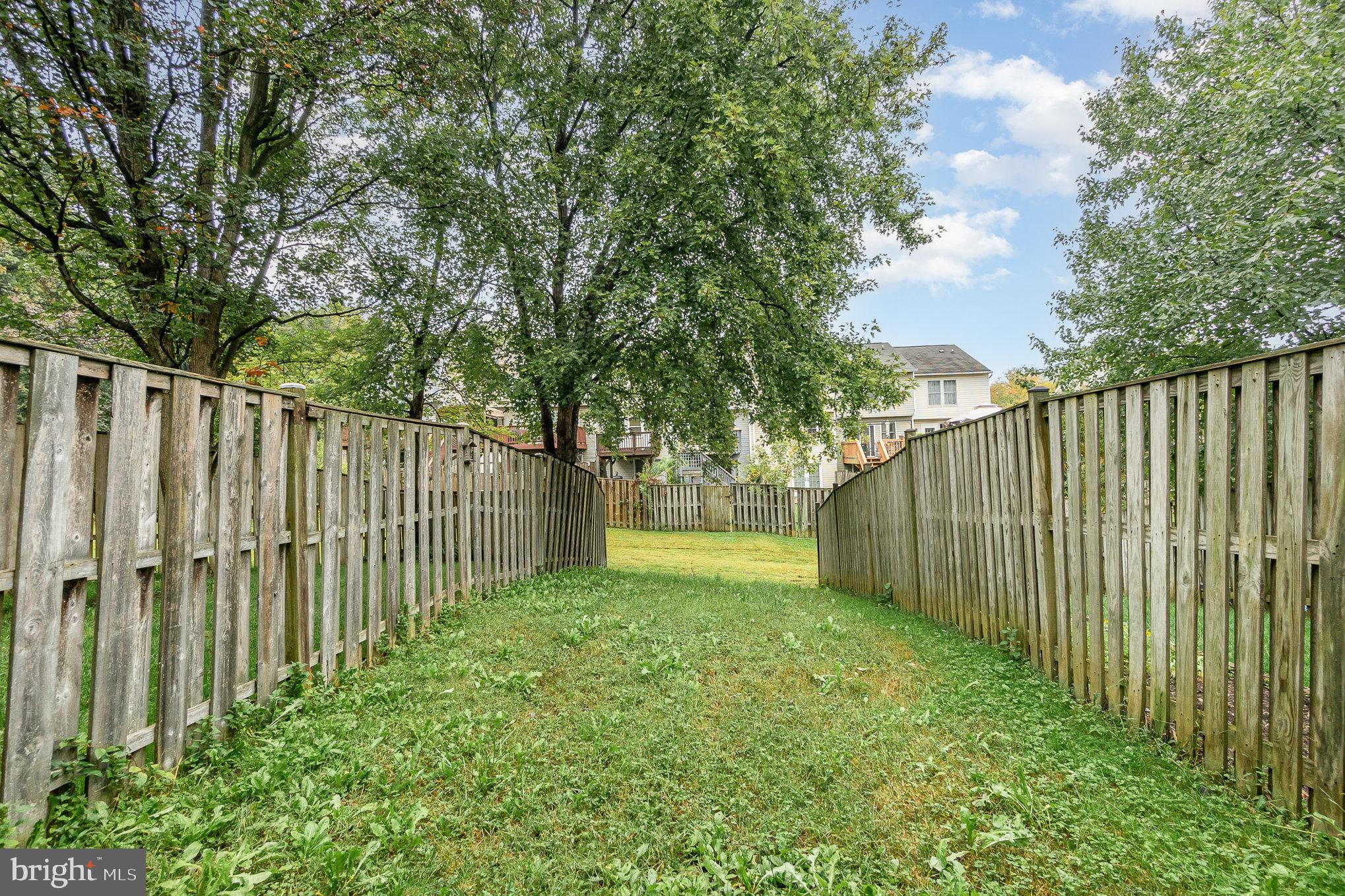 LAUREL WOODS - Residential