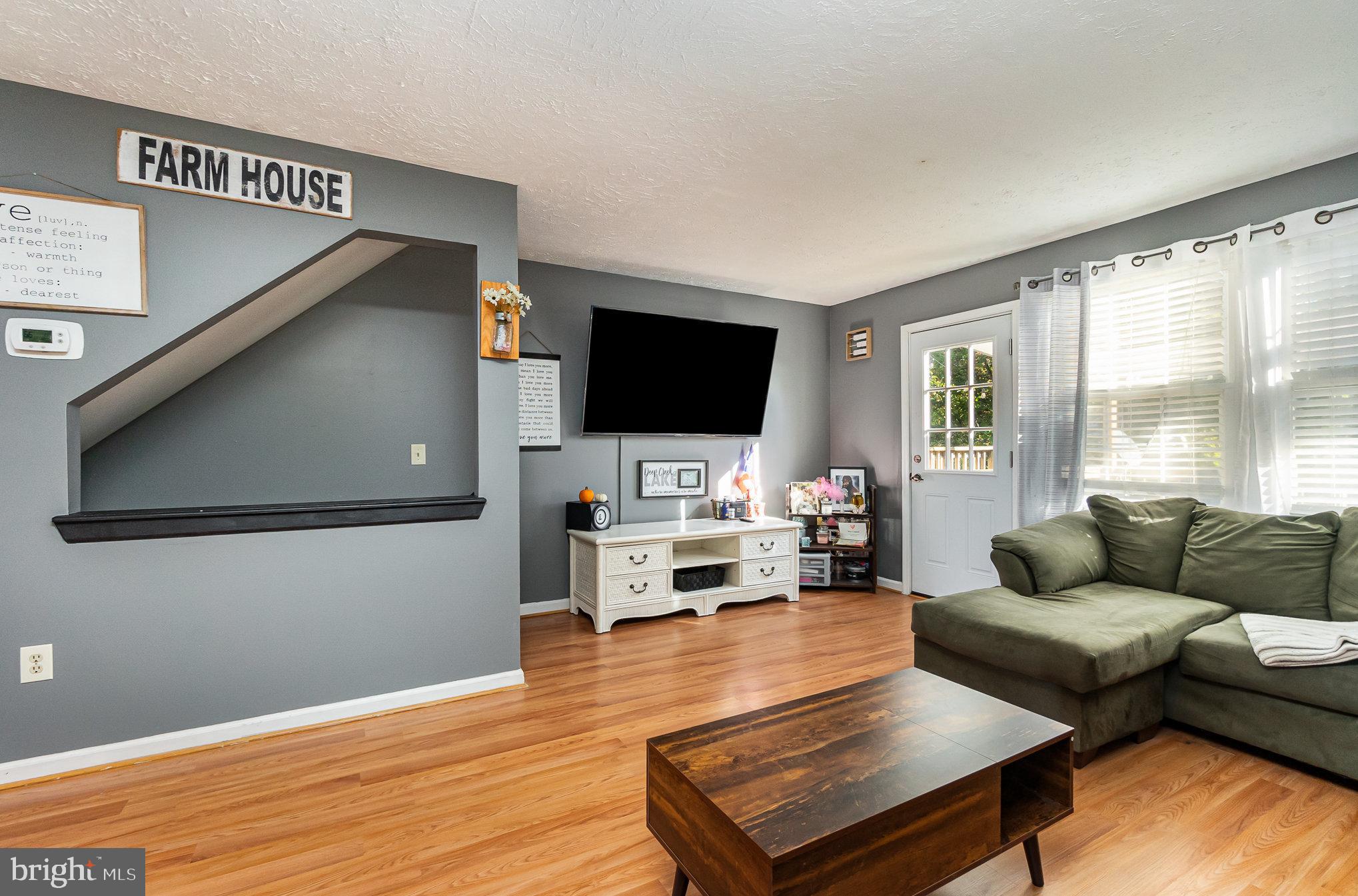 LAUREL WOODS - Residential