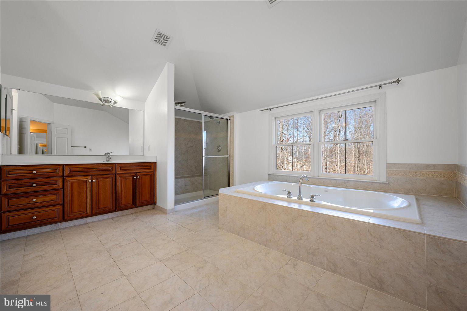 STONEWALL MANOR - Residential