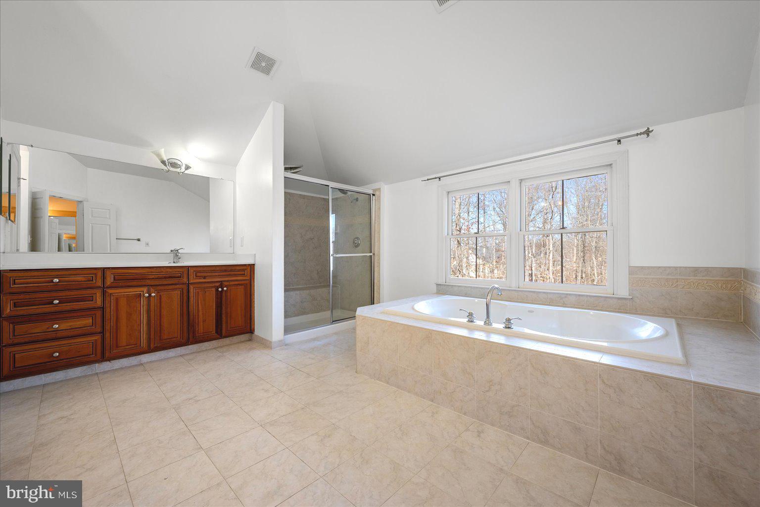 STONEWALL MANOR - Residential