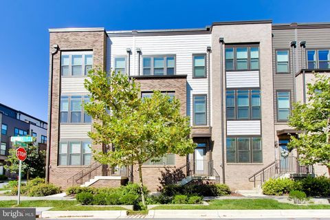 Townhouse For Rent - 16212 Bushwick Place<br/> ROCKVILLE, MD 20855