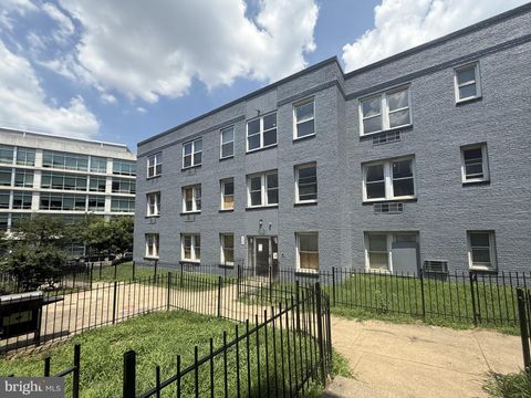 4069-4089 MINNESOTA AVENUE NE WASHINGTON DC 20019