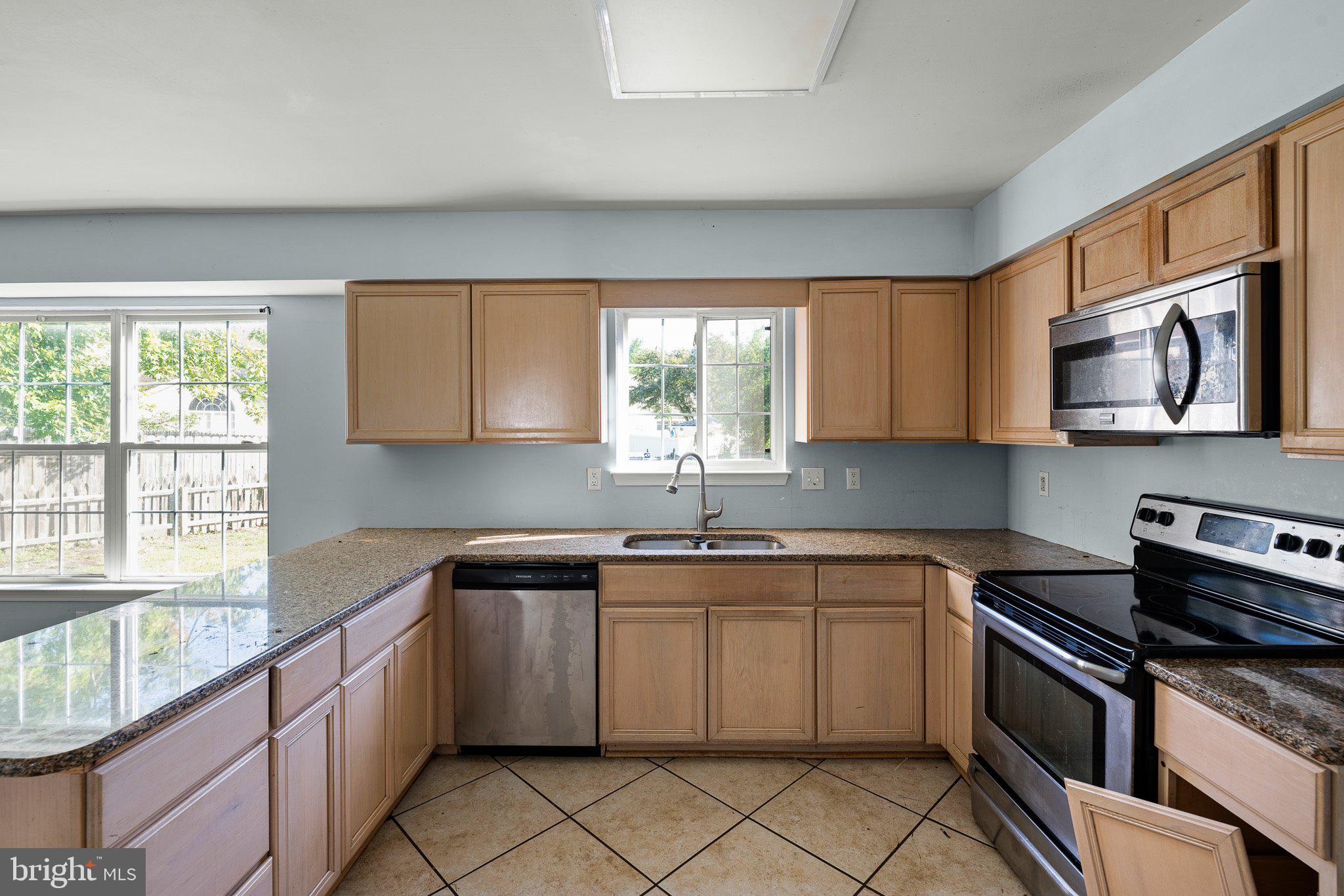 247 N CAROLINE PLACE