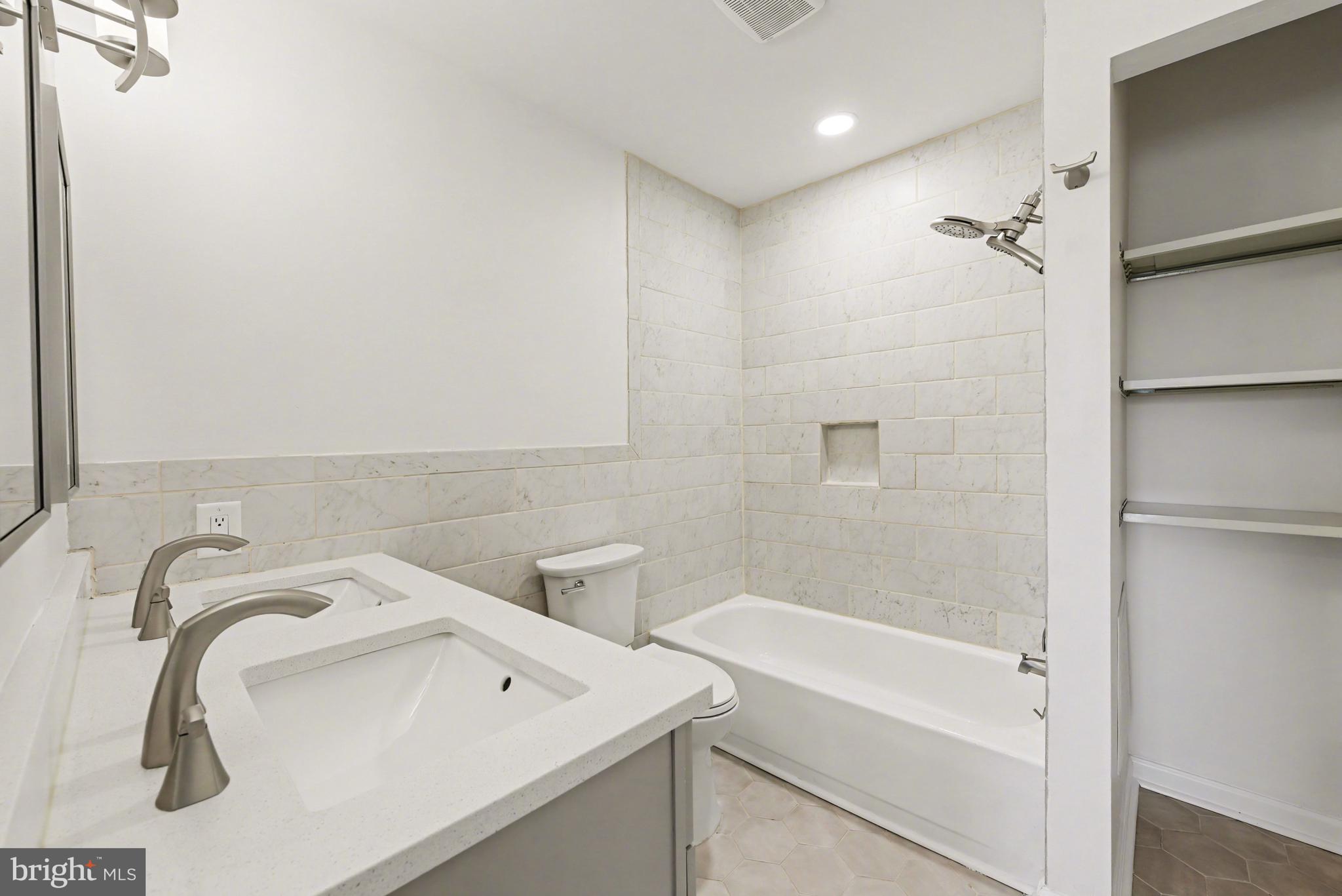 HUNTER VILLA - Residential