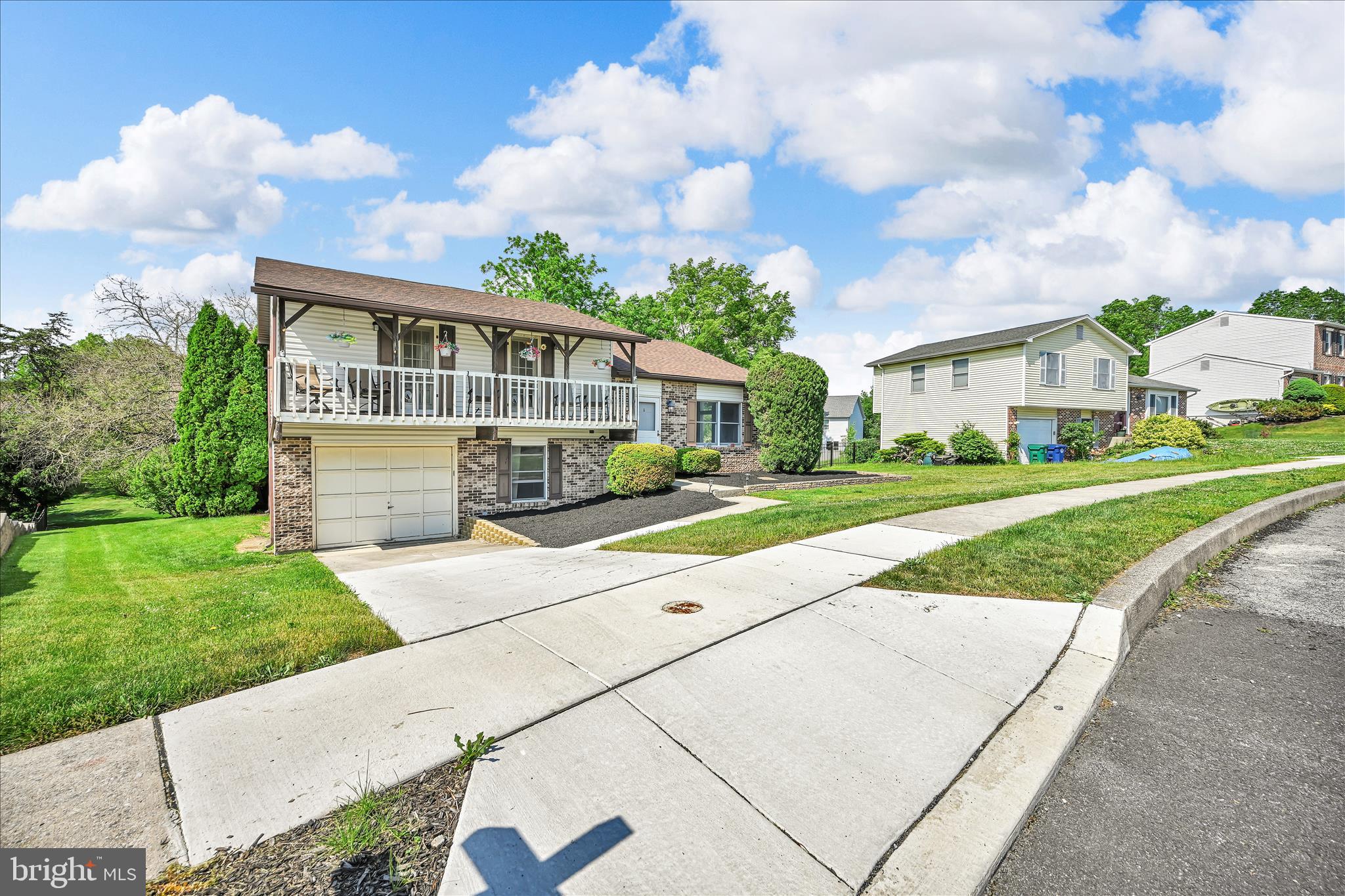 5561 BANBRIDGE DRIVE