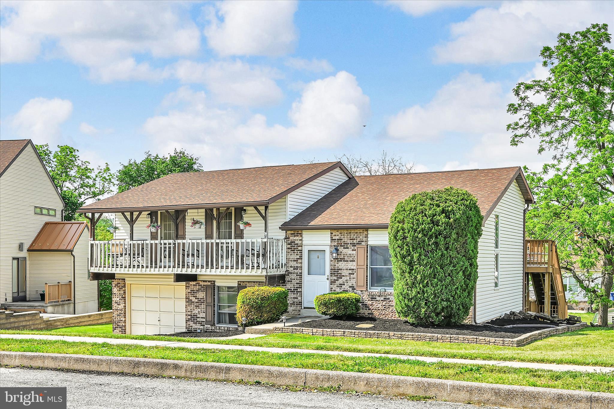 5561 BANBRIDGE DRIVE