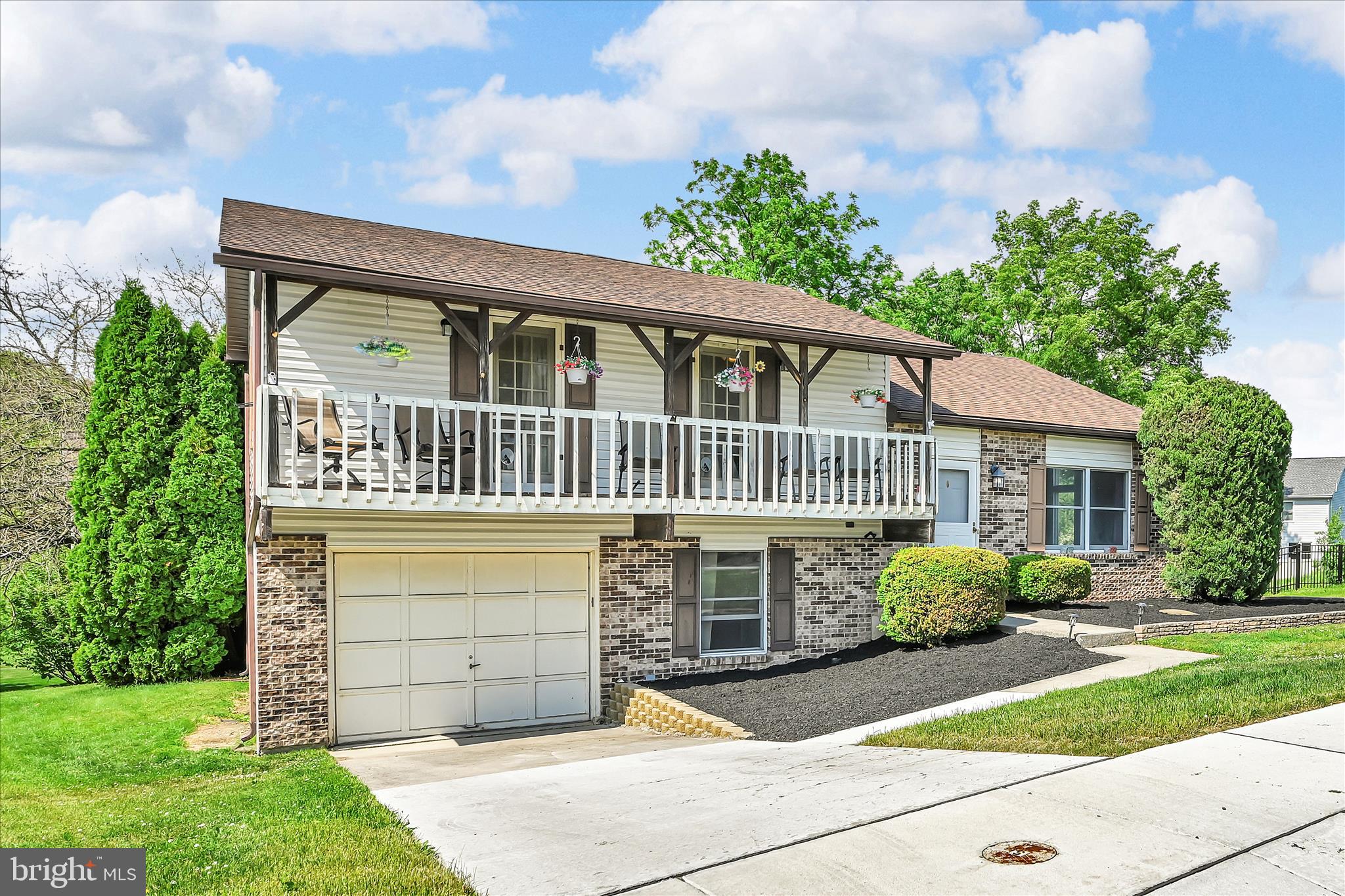 5561 BANBRIDGE DRIVE