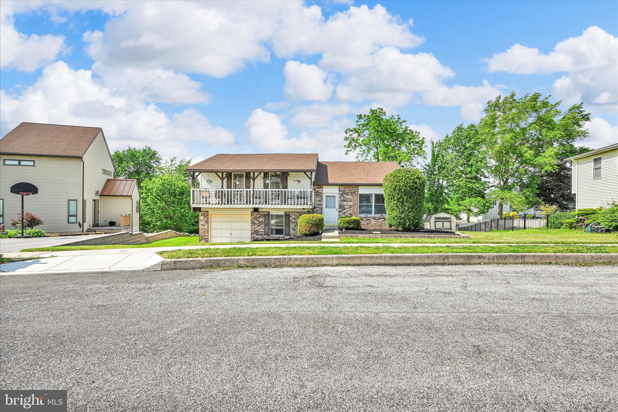 5561 BANBRIDGE DRIVE