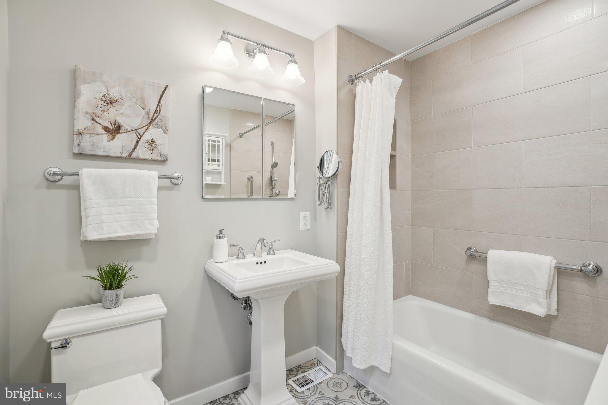 CLUB MANOR ESTATES - Residential