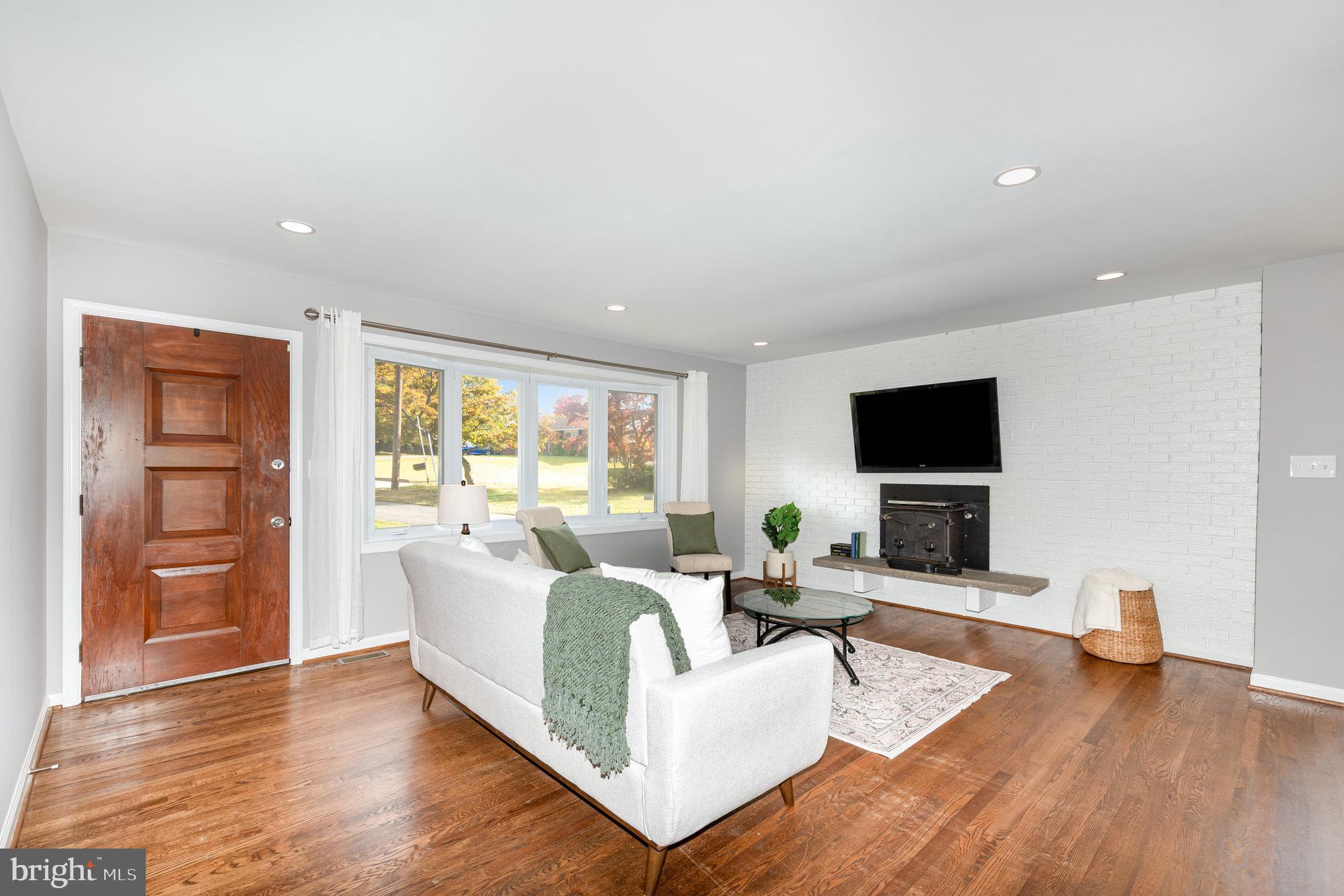 CHARLES MANOR - Residential