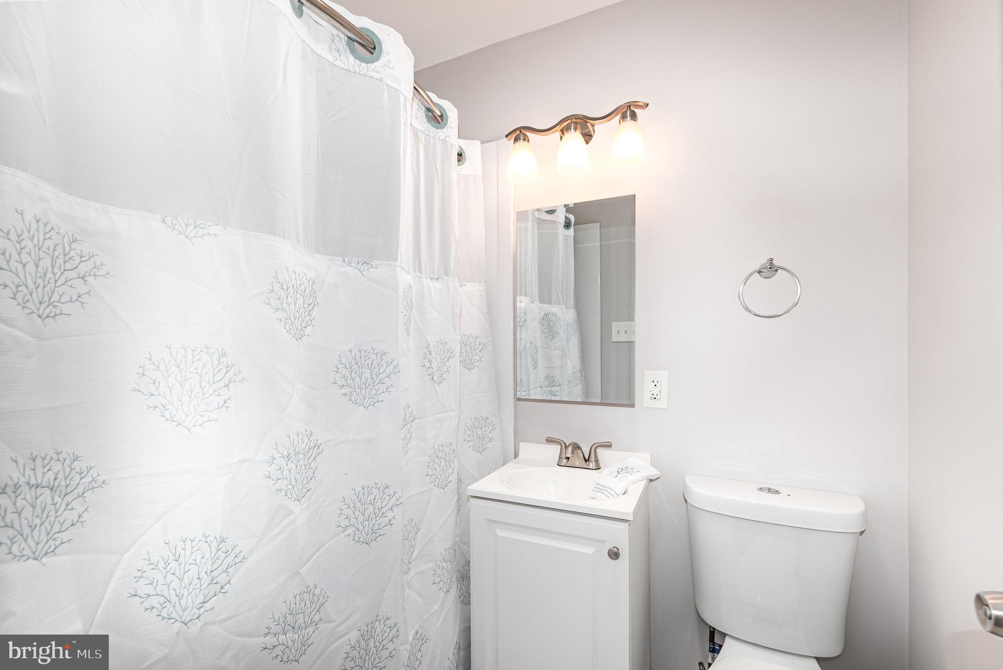 CHARLES MANOR - Residential