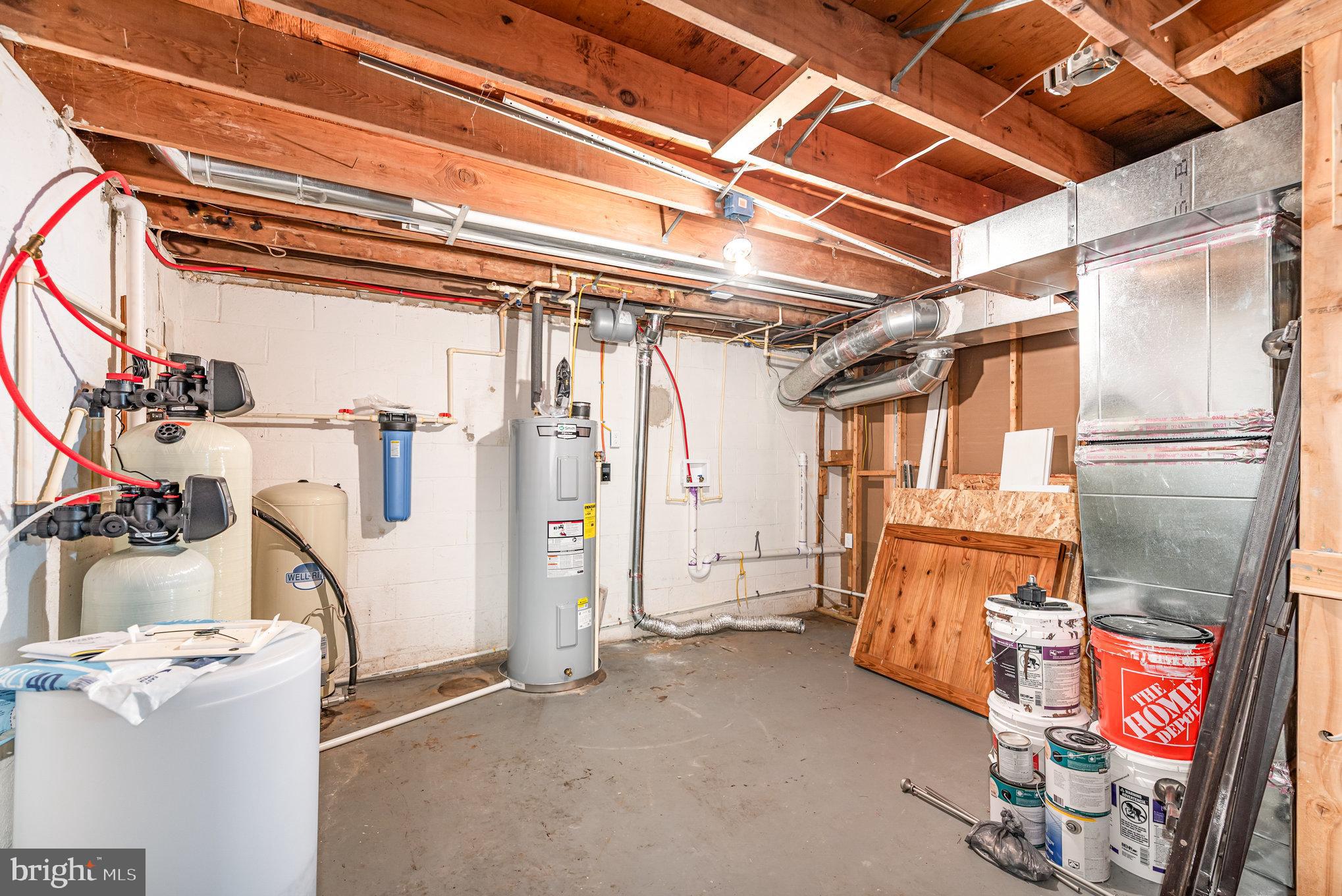 CHARLES MANOR - Residential