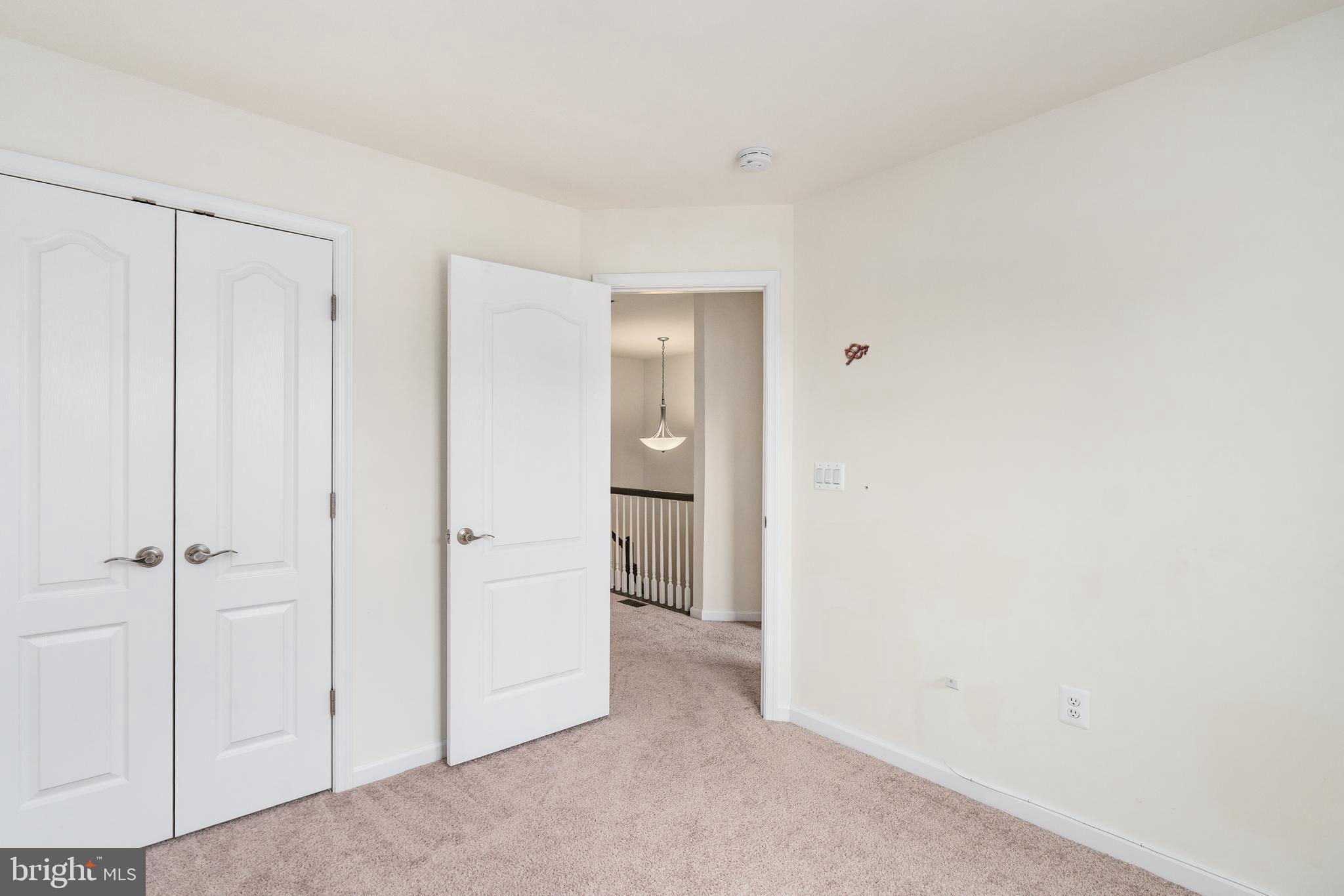 ROSELAND TOWNHOMES - Residential Lease