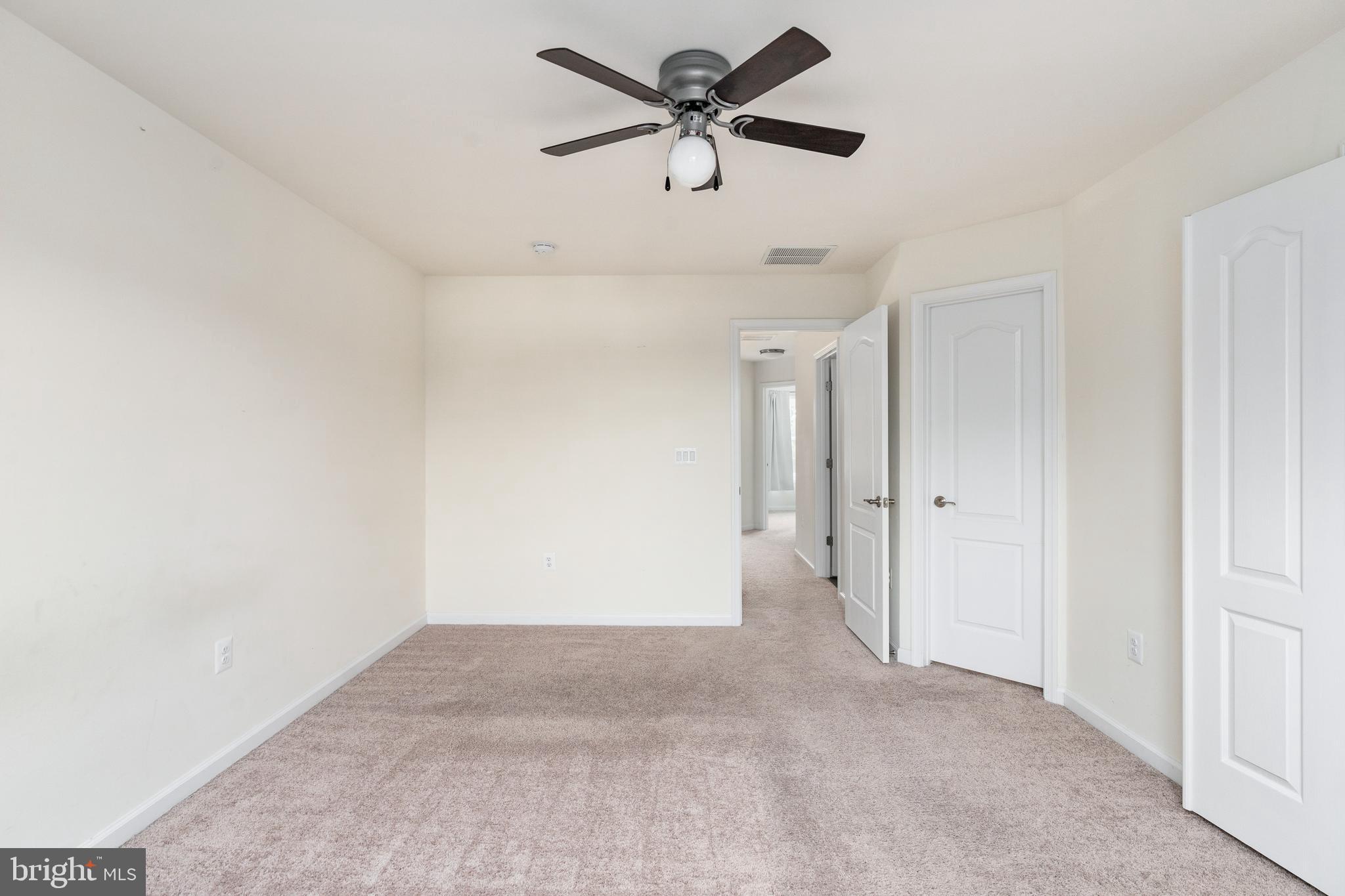 ROSELAND TOWNHOMES - Residential Lease