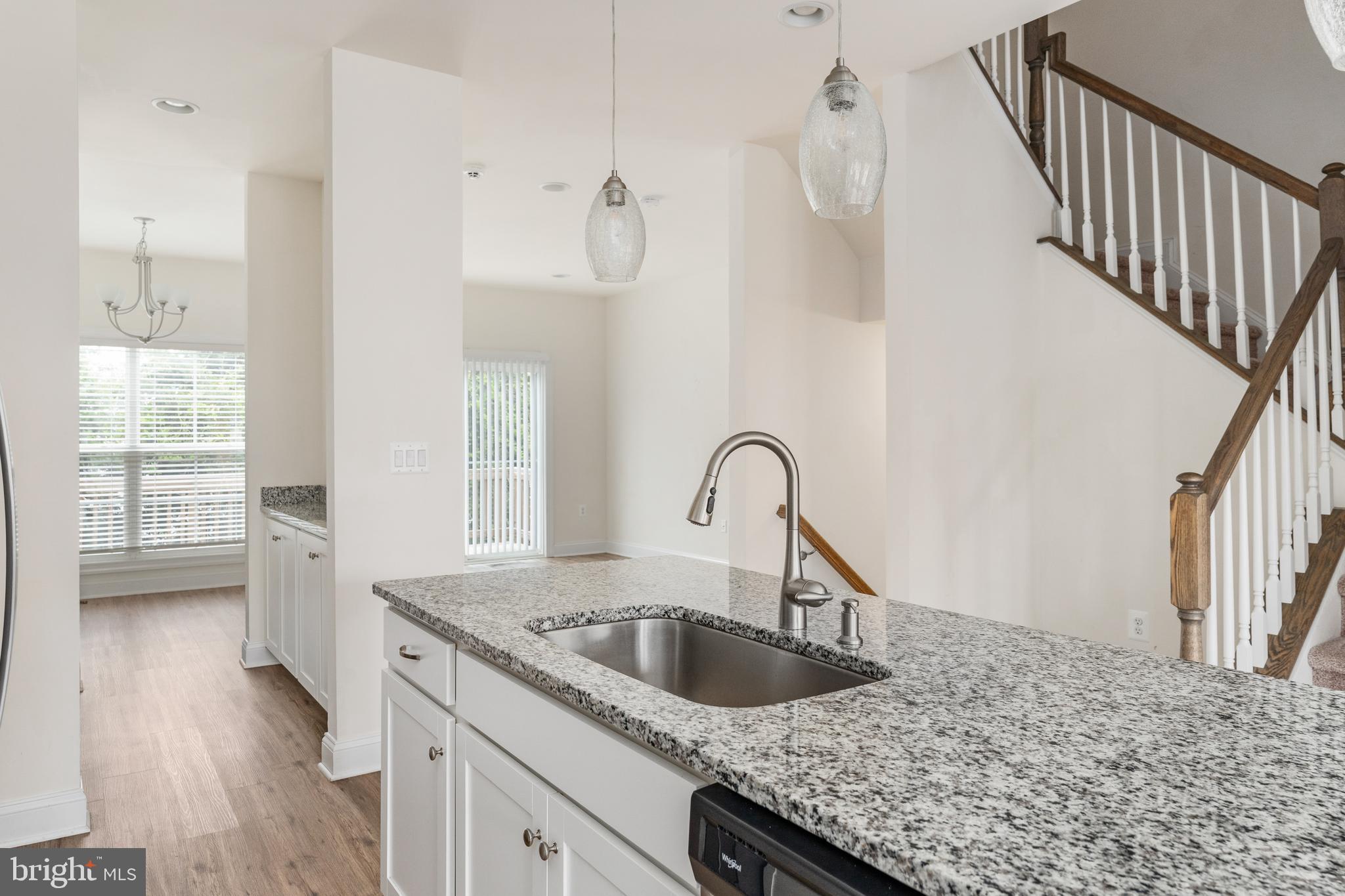 ROSELAND TOWNHOMES - Residential Lease