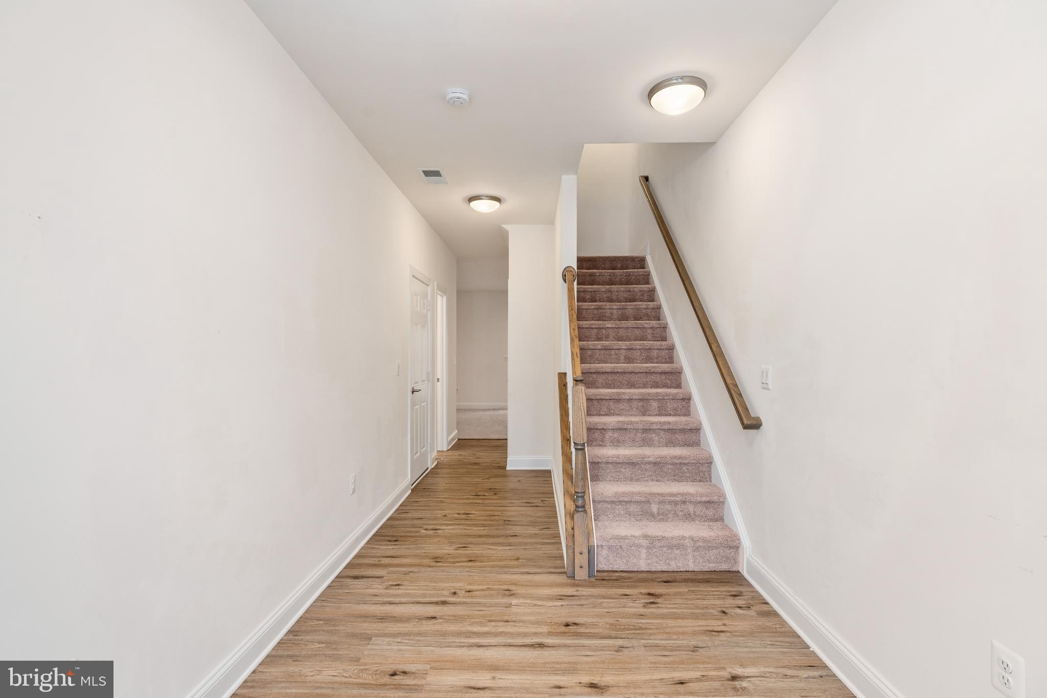 ROSELAND TOWNHOMES - Residential Lease