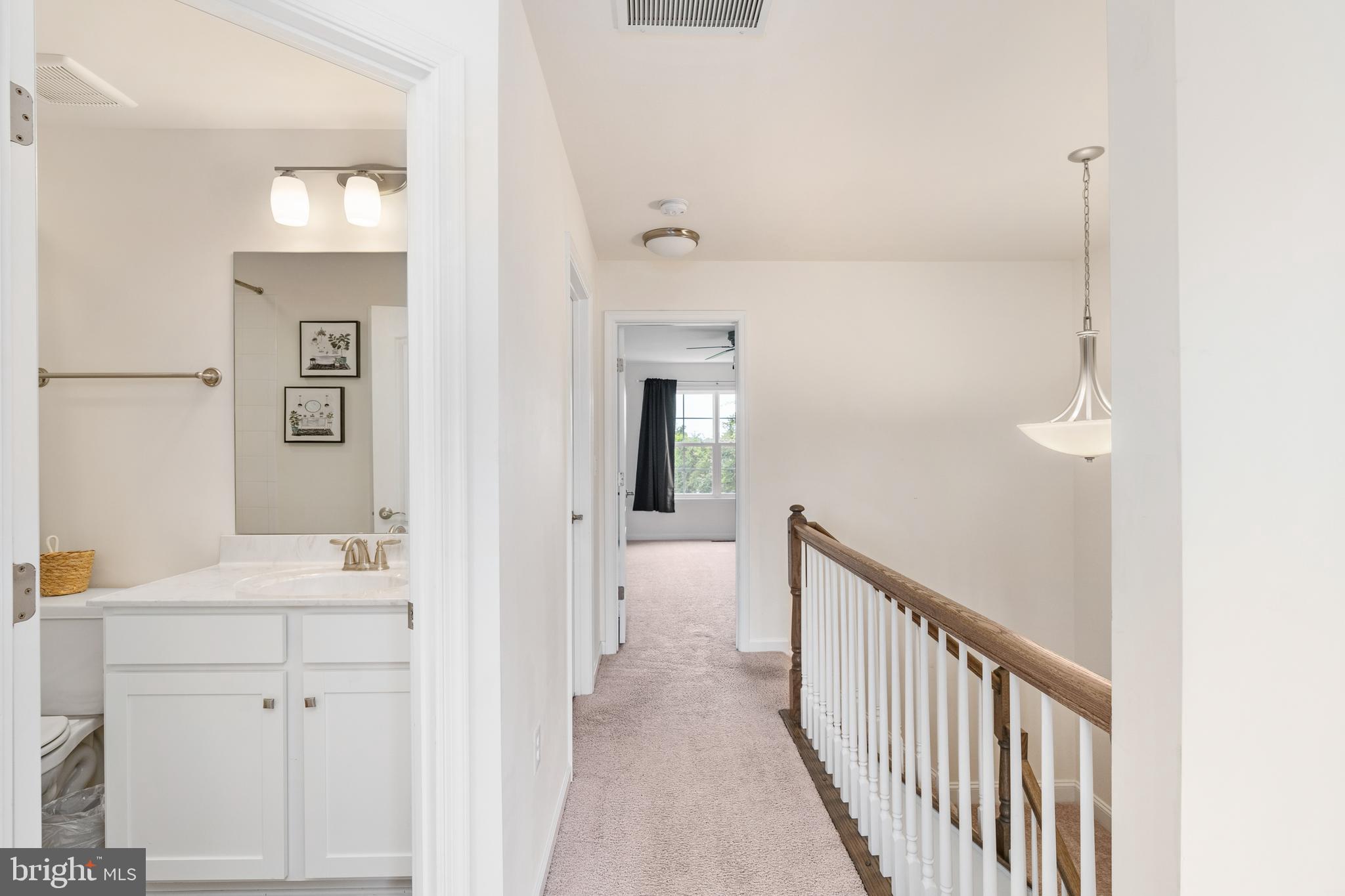 ROSELAND TOWNHOMES - Residential Lease