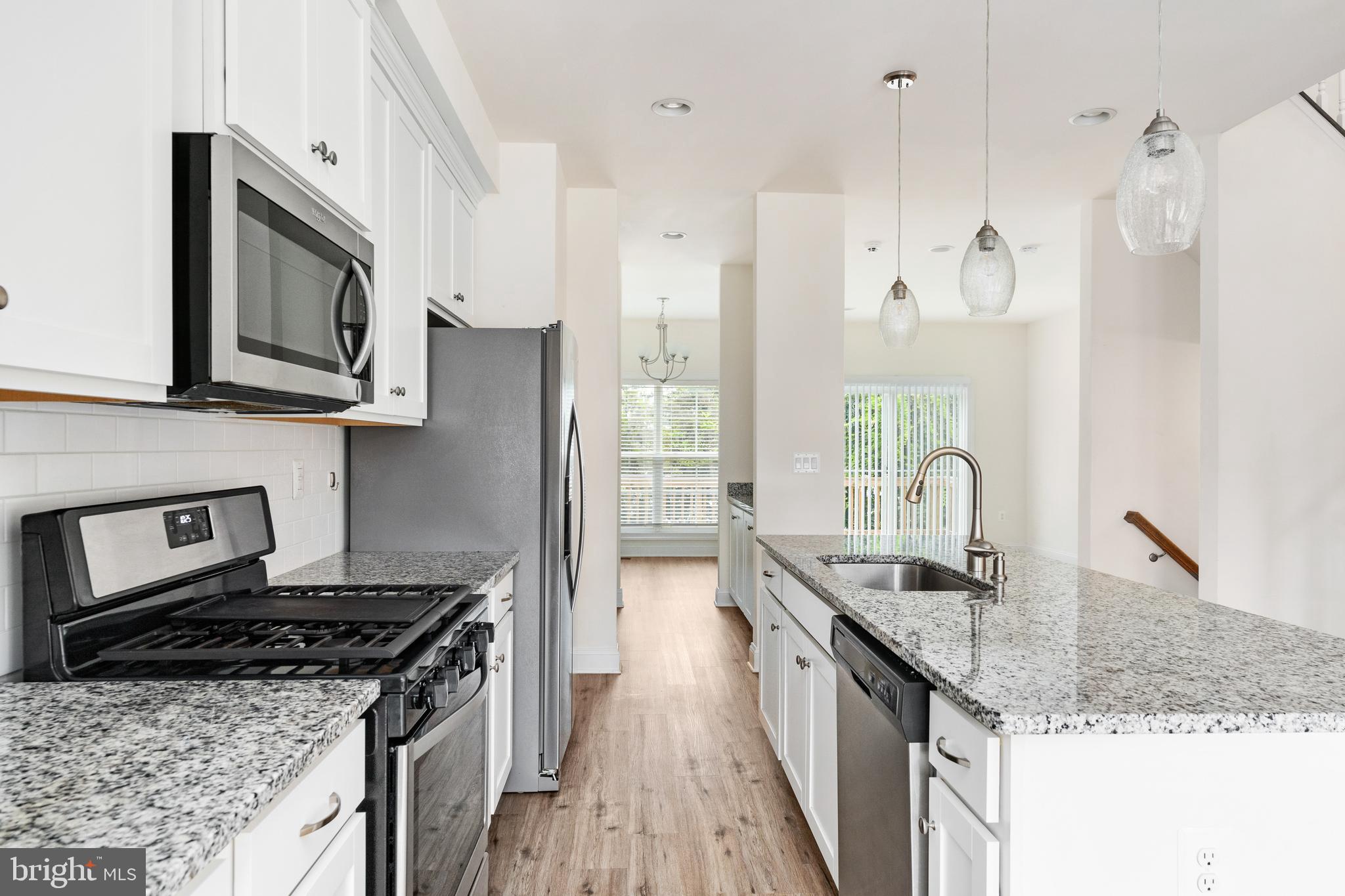 ROSELAND TOWNHOMES - Residential Lease