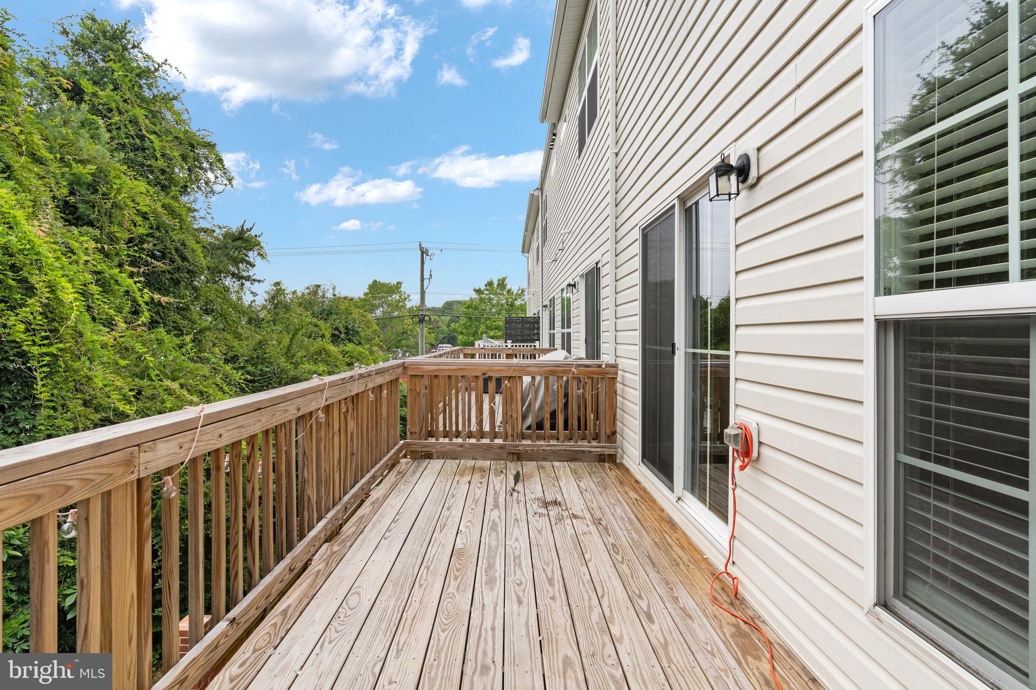 ROSELAND TOWNHOMES - Residential Lease