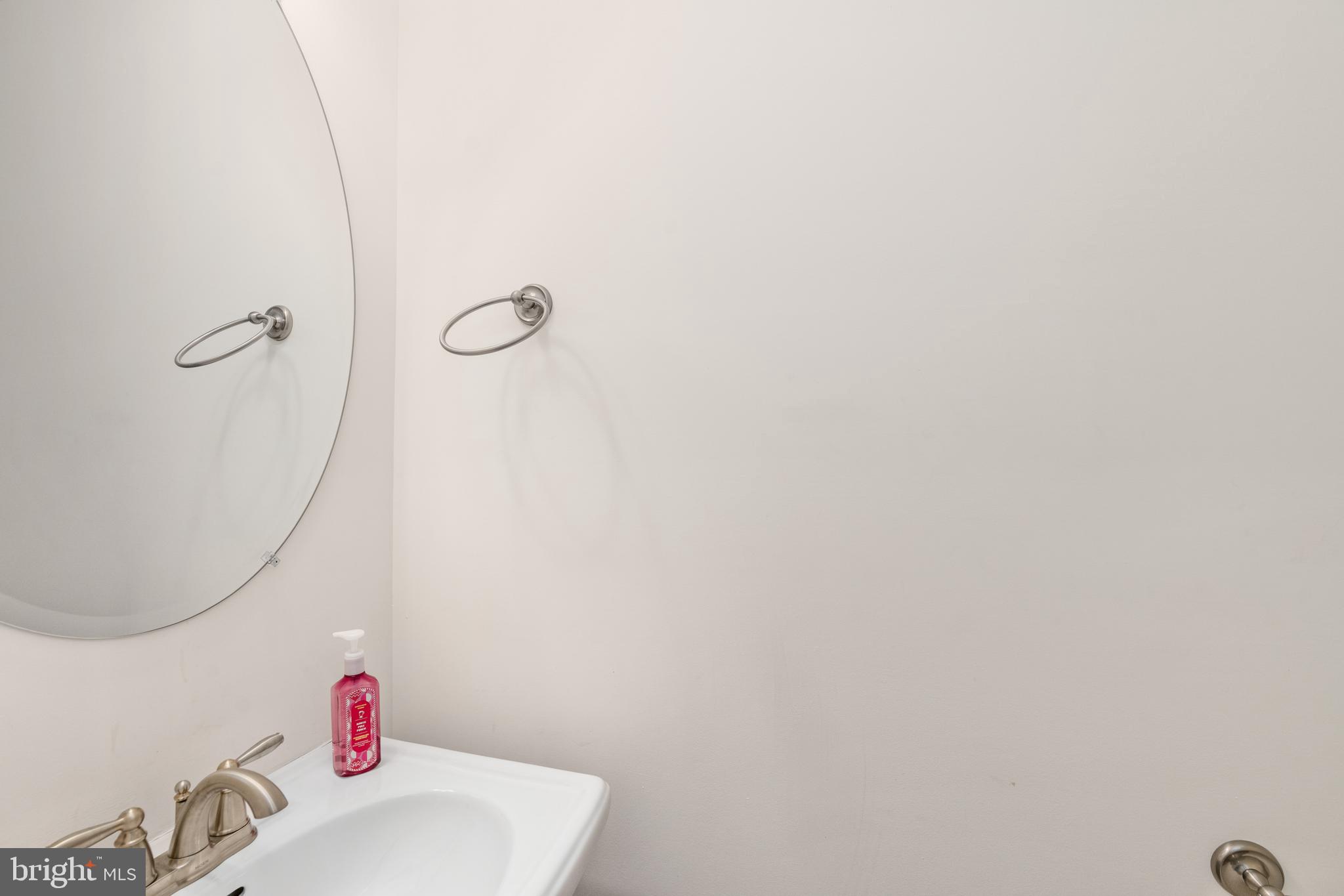 ROSELAND TOWNHOMES - Residential Lease