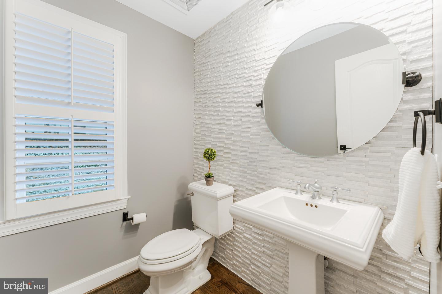 7814 CROWNHURST COURT