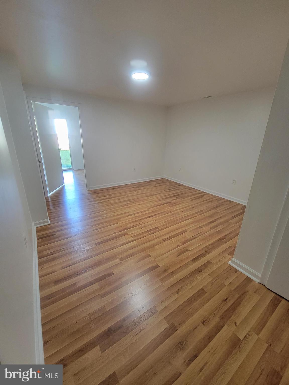 STONELEIGH SQUARE - Residential Lease