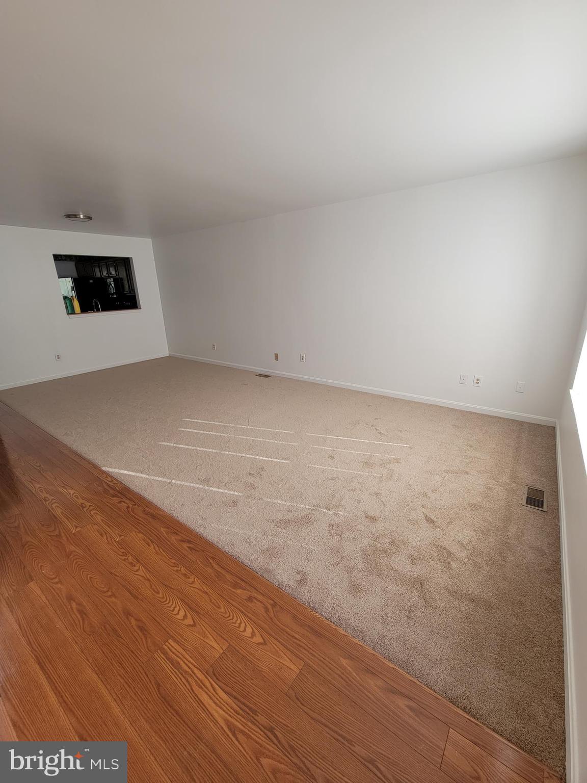 STONELEIGH SQUARE - Residential Lease