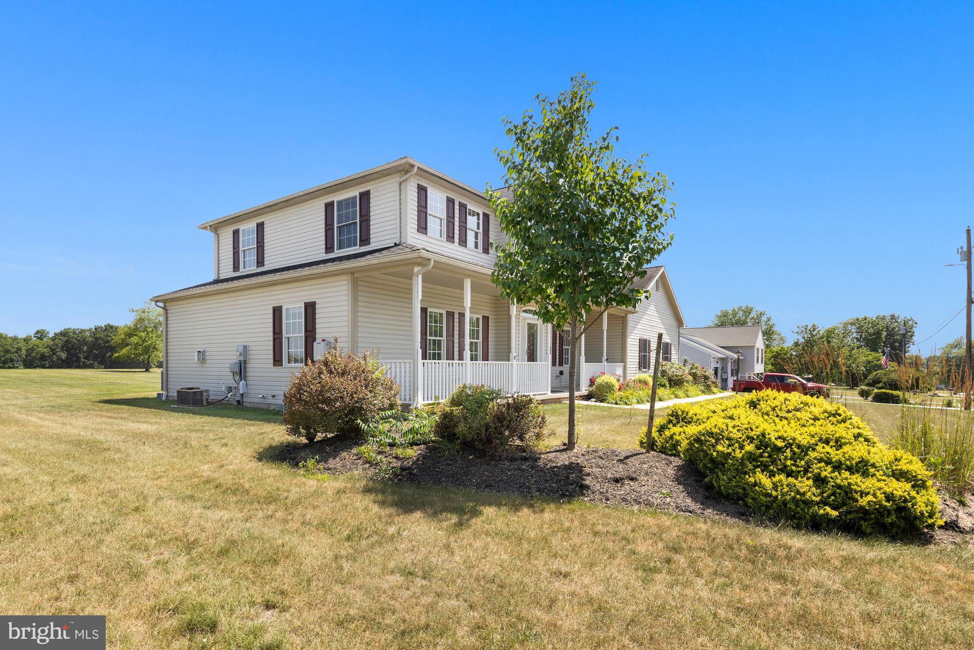 690 GRANT DRIVE