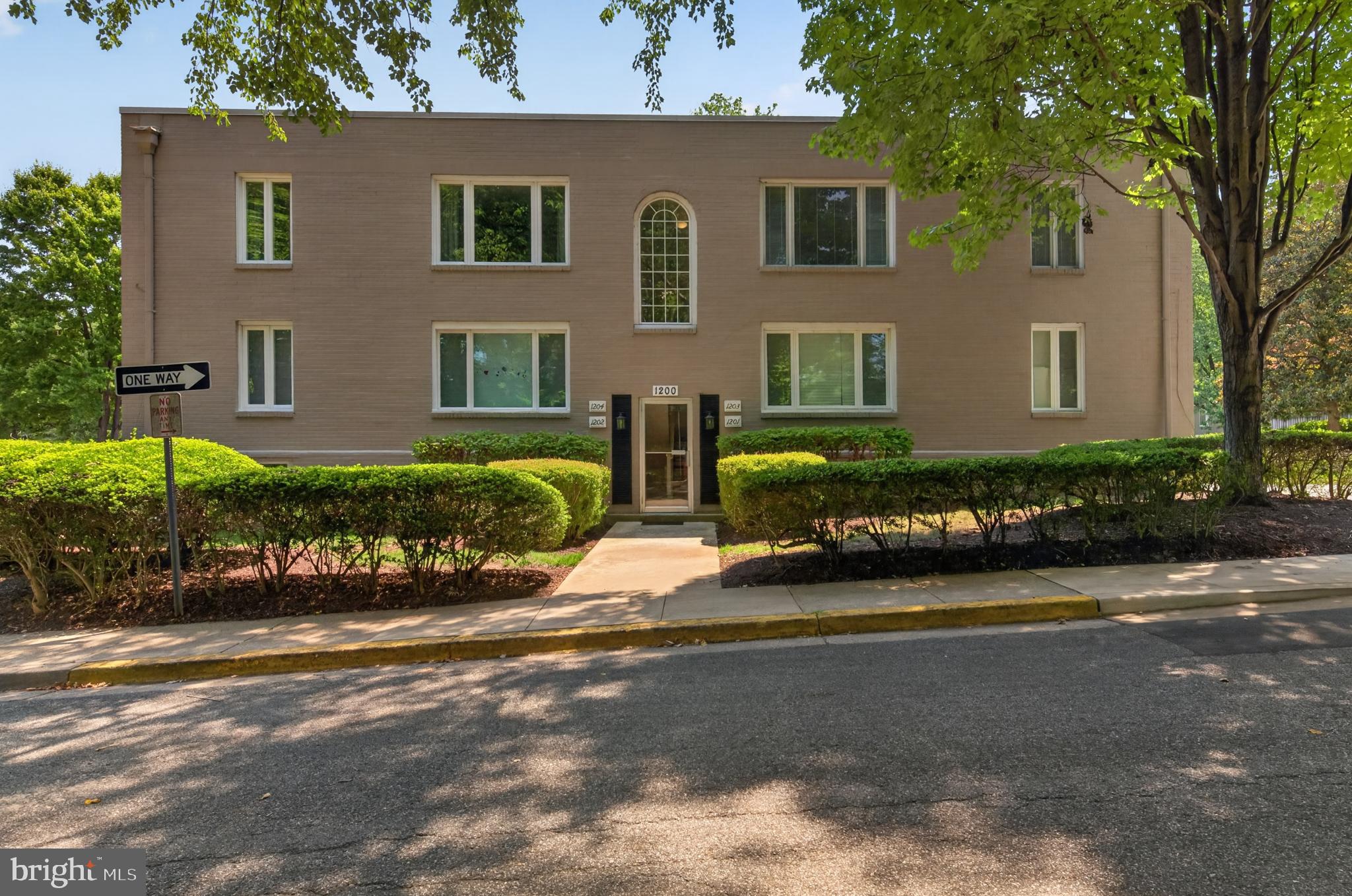 1204 DREAMS LANDING WAY 1204