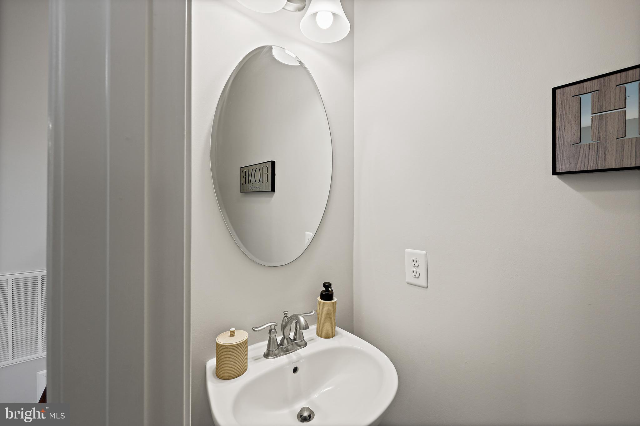 THE PARK AT ADDISON METRO - Residential