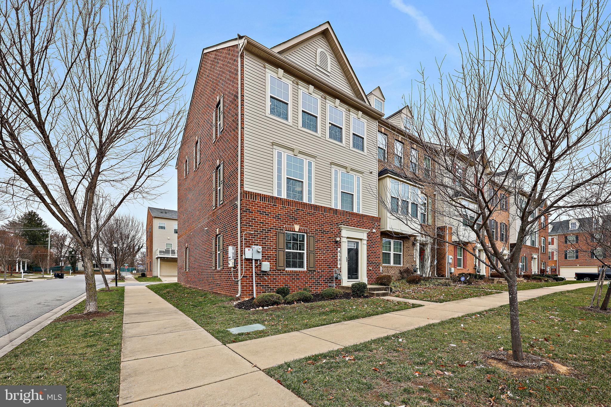 THE PARK AT ADDISON METRO - Residential