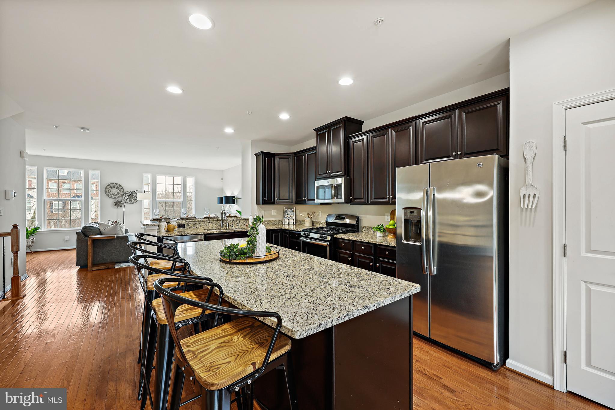 THE PARK AT ADDISON METRO - Residential