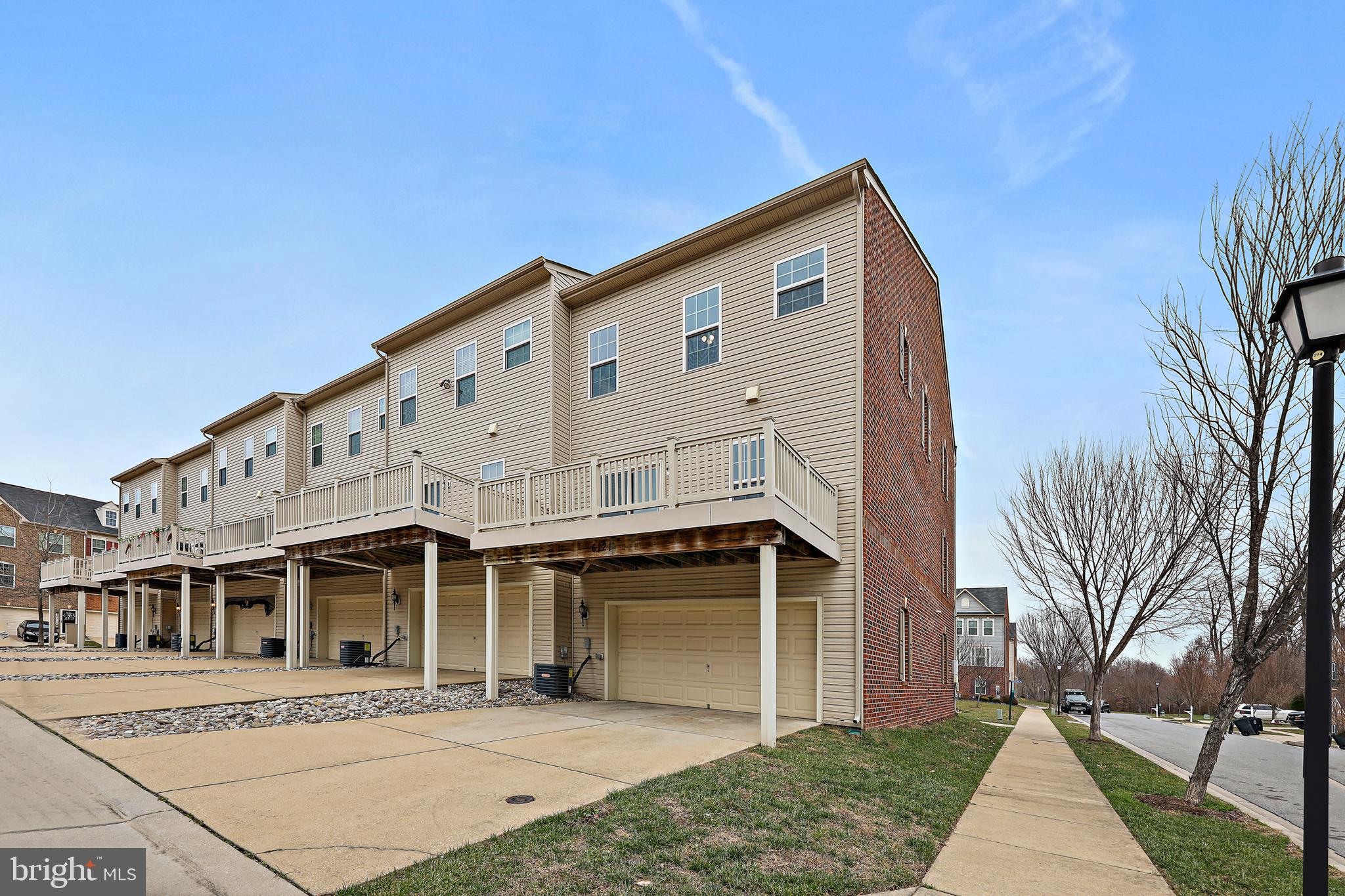 THE PARK AT ADDISON METRO - Residential