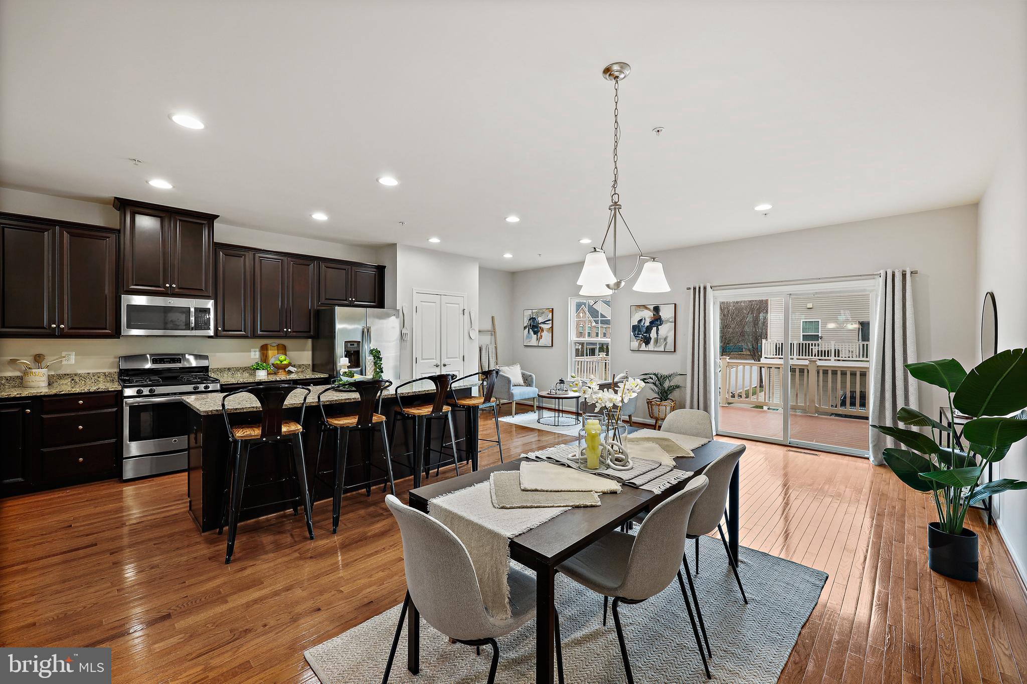 THE PARK AT ADDISON METRO - Residential