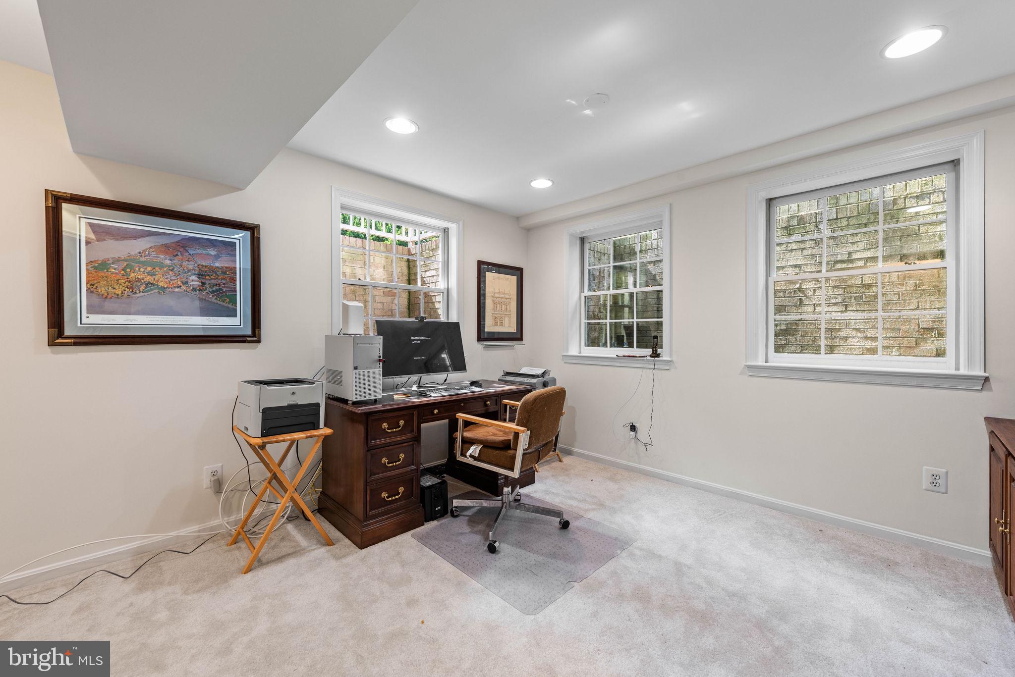 SEMINARY RIDGE - Residential