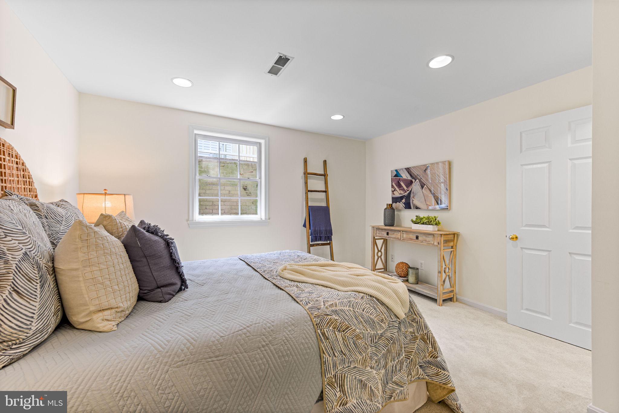 SEMINARY RIDGE - Residential